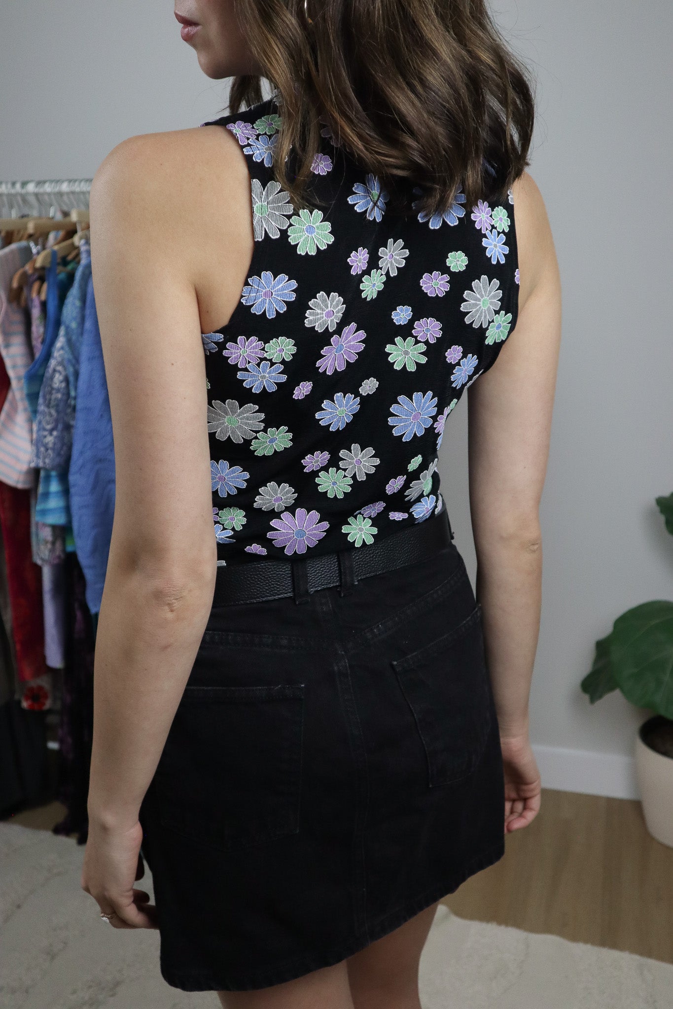 Made in Canada x Vintage x Flower Mockneck Tank (M)