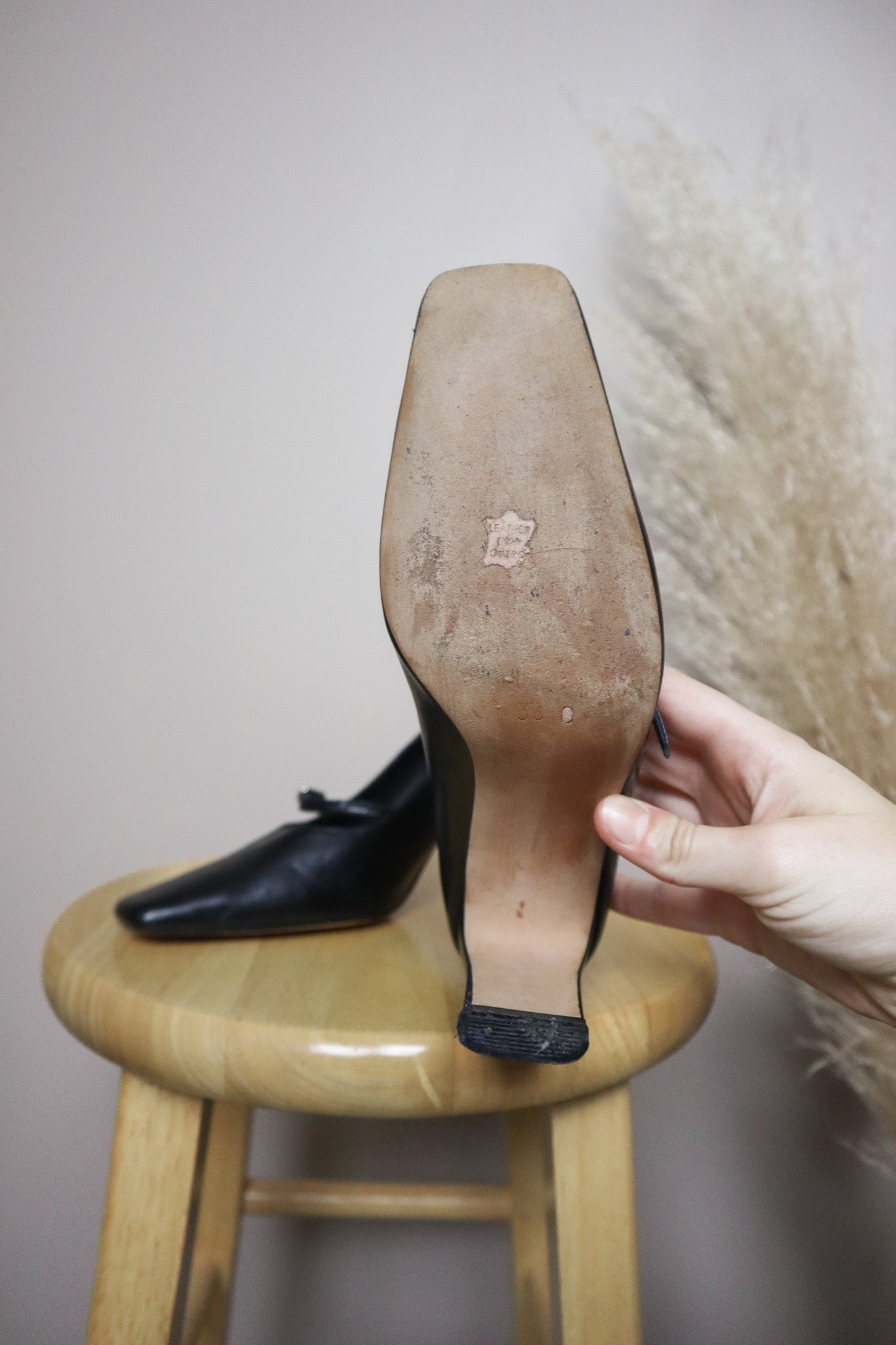 Vintage x 100% Leather Mary Jane Heels (6)