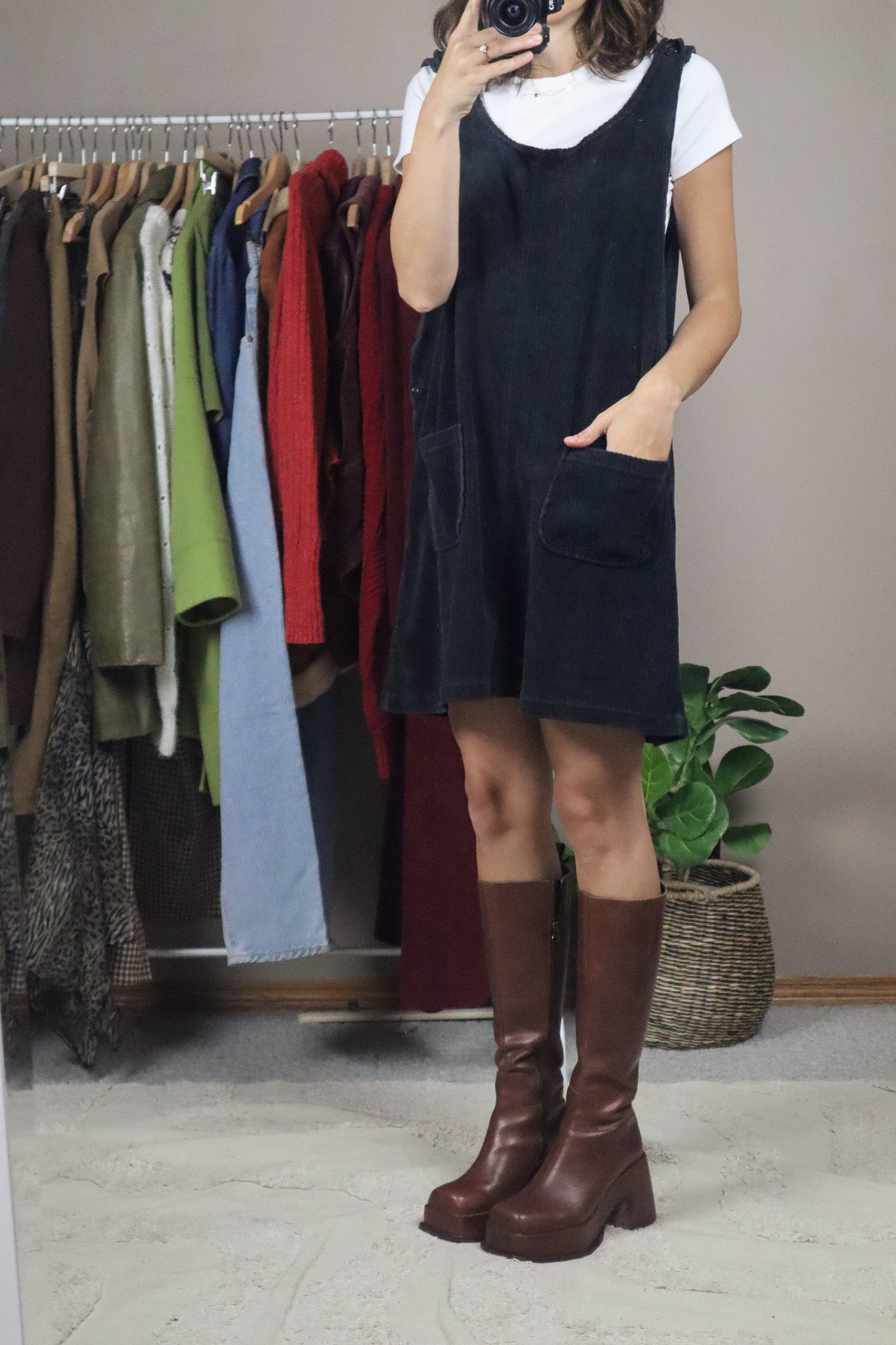 Made in Canada x Vintage x Corduroy Dress (XL)