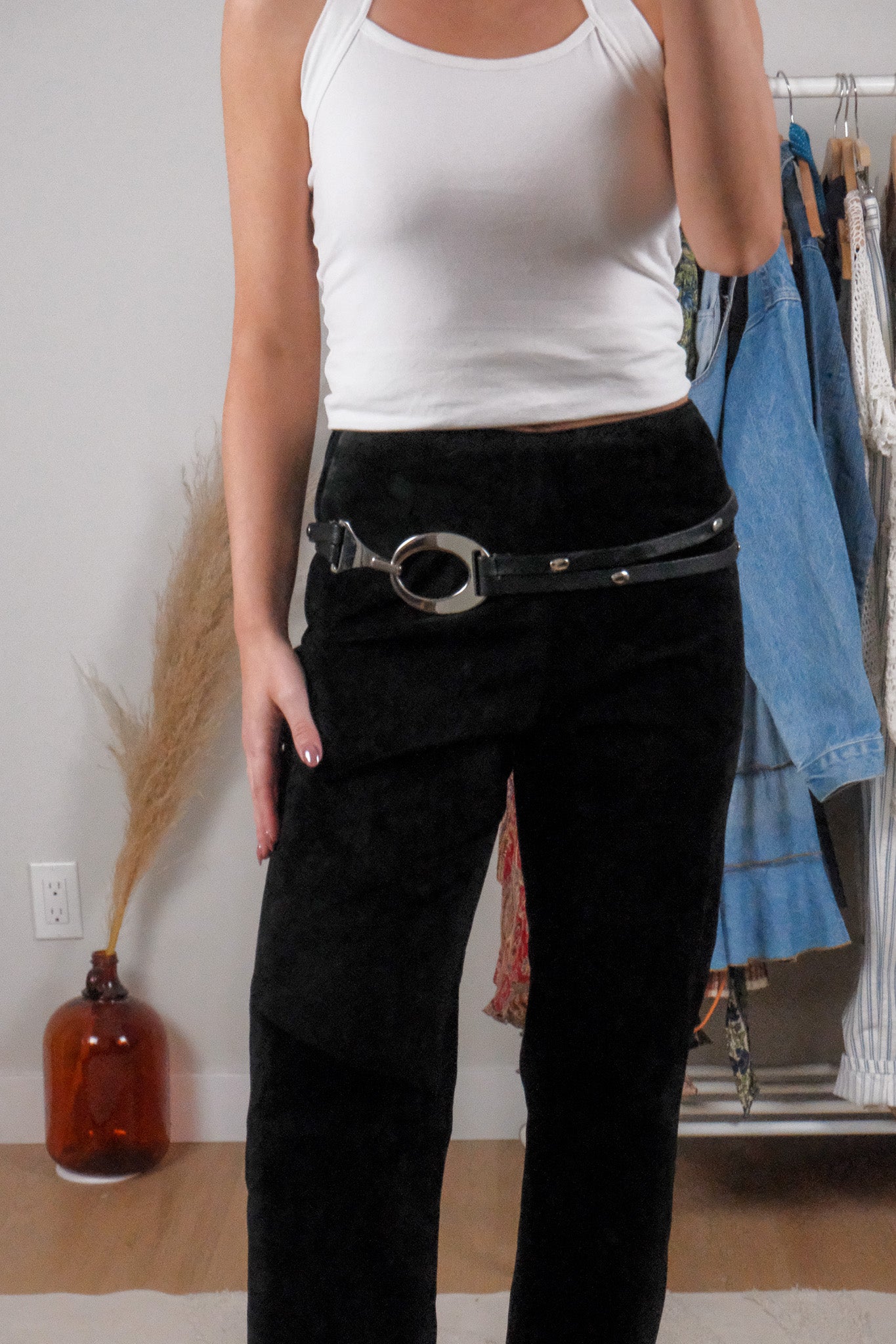 Made in Canada x Vintage x Danier Leather Clasp Belt (S/M)