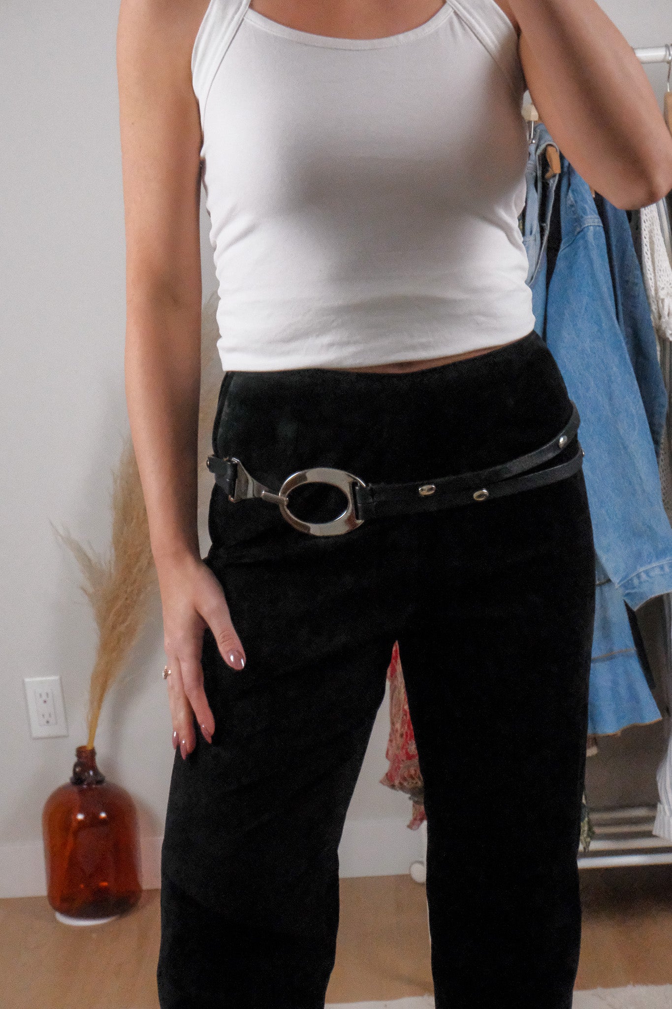 Made in Canada x Vintage x Danier Leather Clasp Belt (S/M)