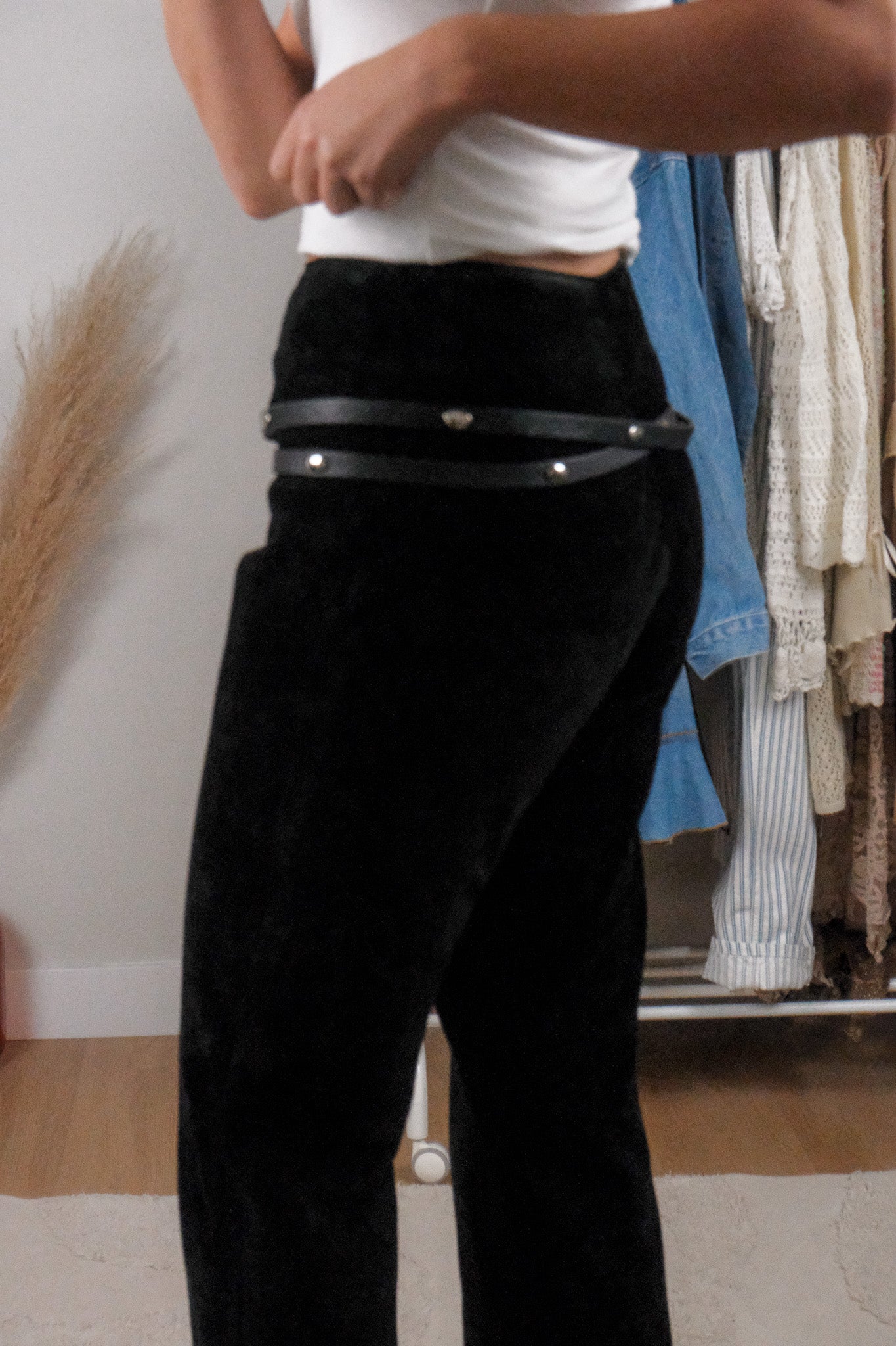 Made in Canada x Vintage x Danier Leather Clasp Belt (S/M)