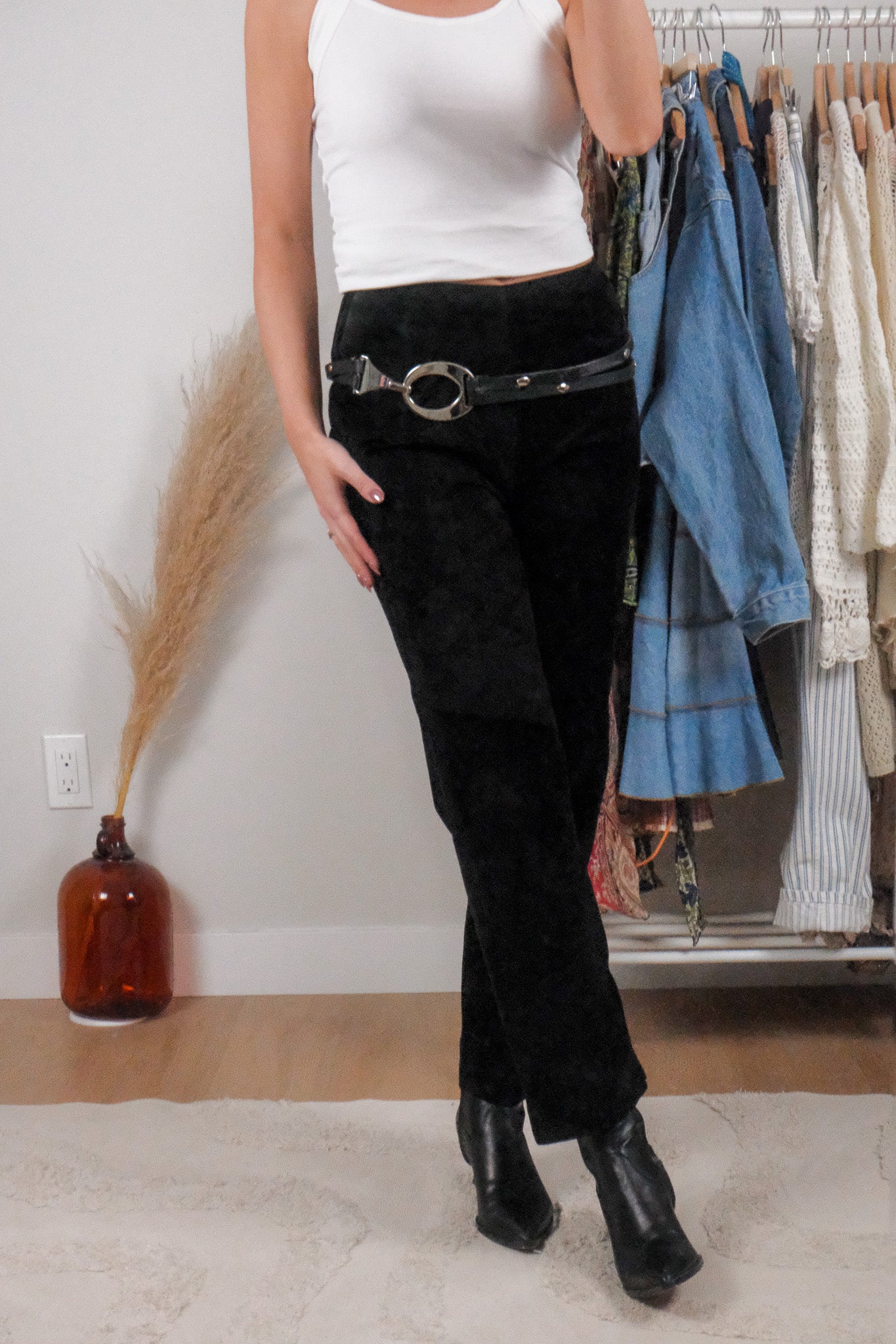 Made in Canada x Vintage x Danier Suede Midrise Straight Leg Pants (4)