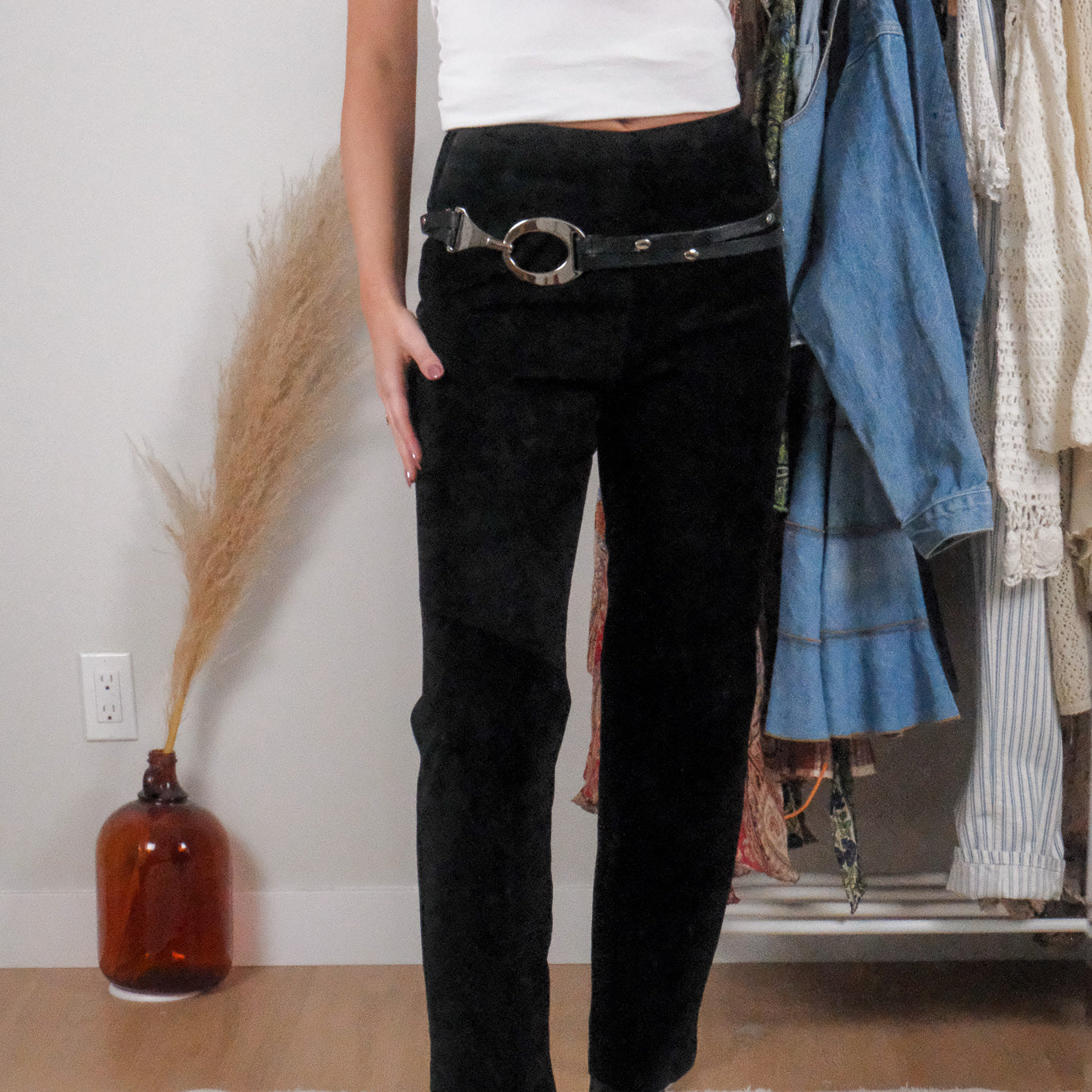 Made in Canada x Vintage x Danier Suede Midrise Straight Leg Pants (4)