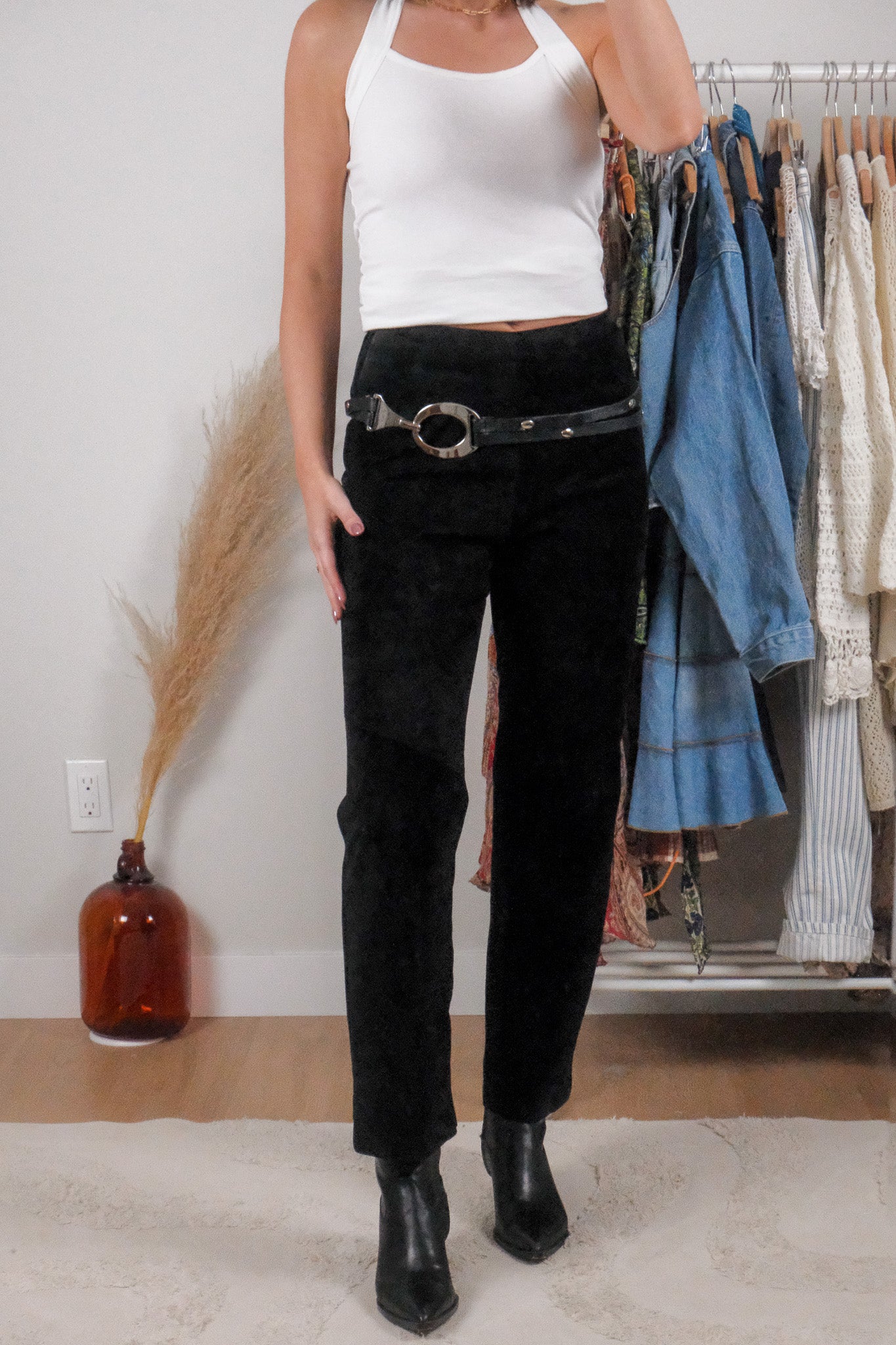 Made in Canada x Vintage x Danier Suede Midrise Straight Leg Pants (4)