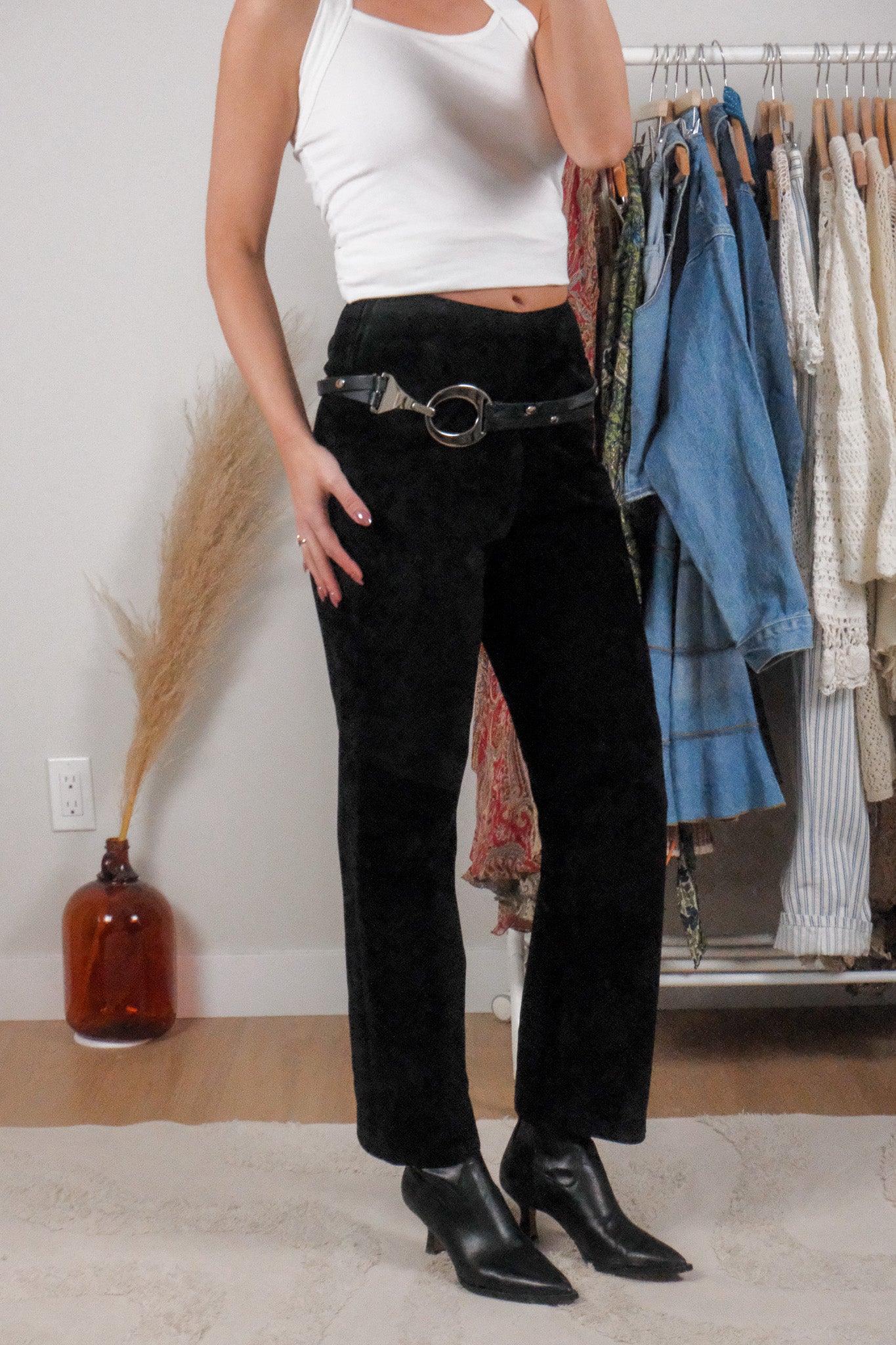 Made in Canada x Vintage x Danier Suede Midrise Straight Leg Pants (4)