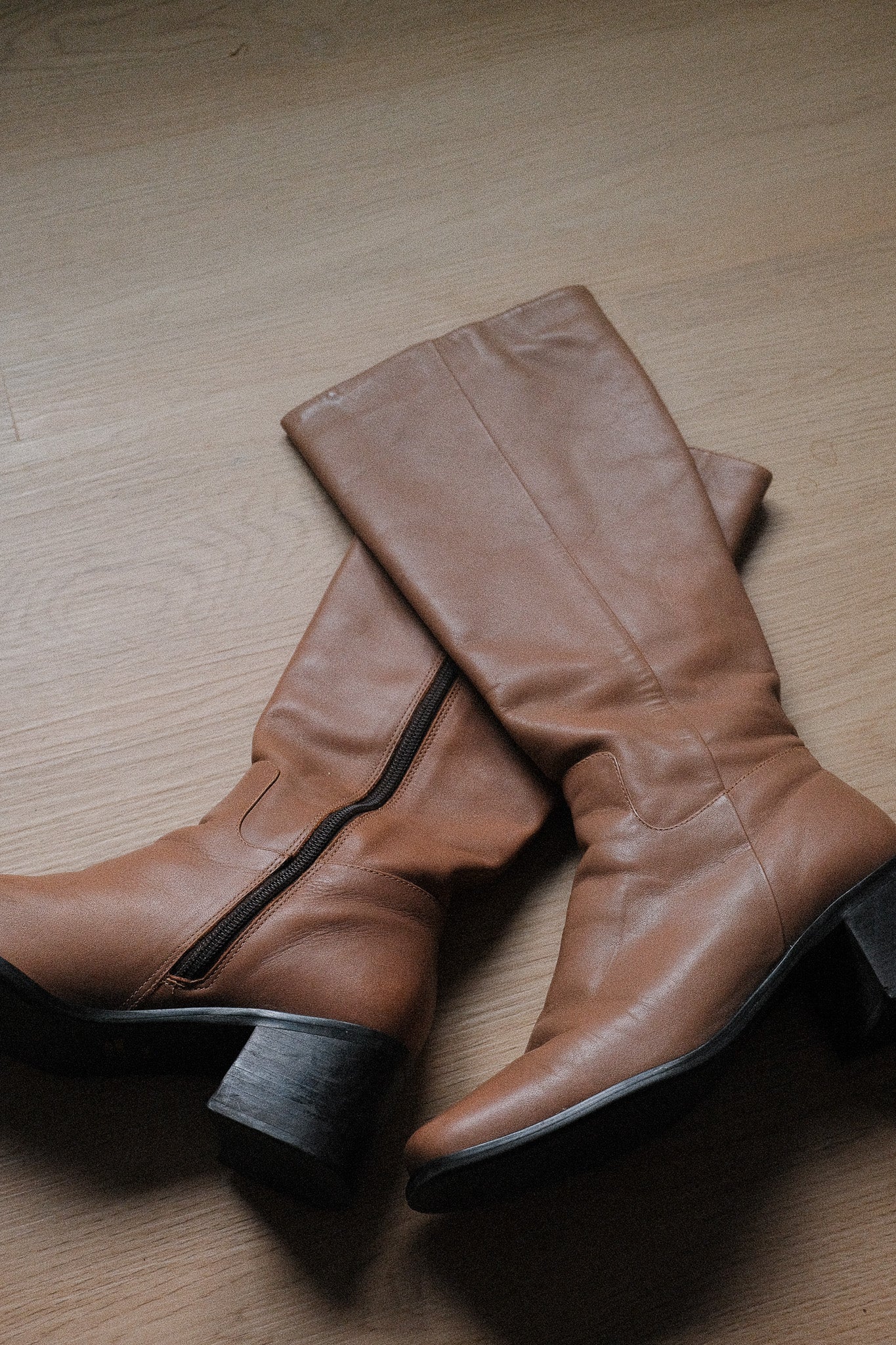 Vintage x Leather Boots (7.5)