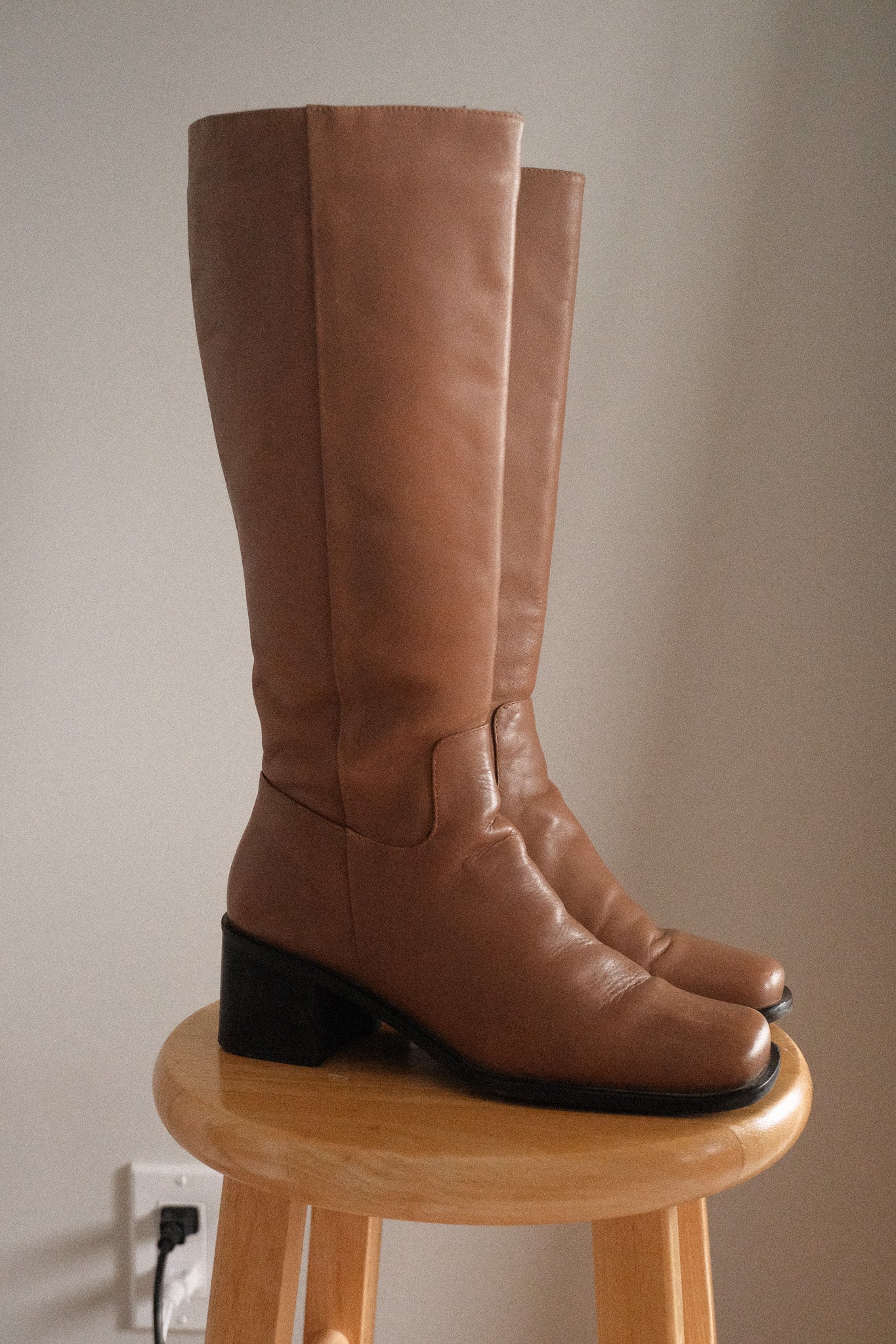 Vintage x Leather Boots (7.5)