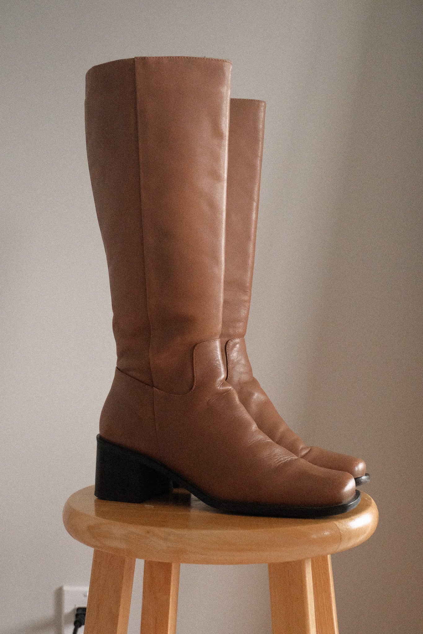 Vintage x Leather Boots (7.5)