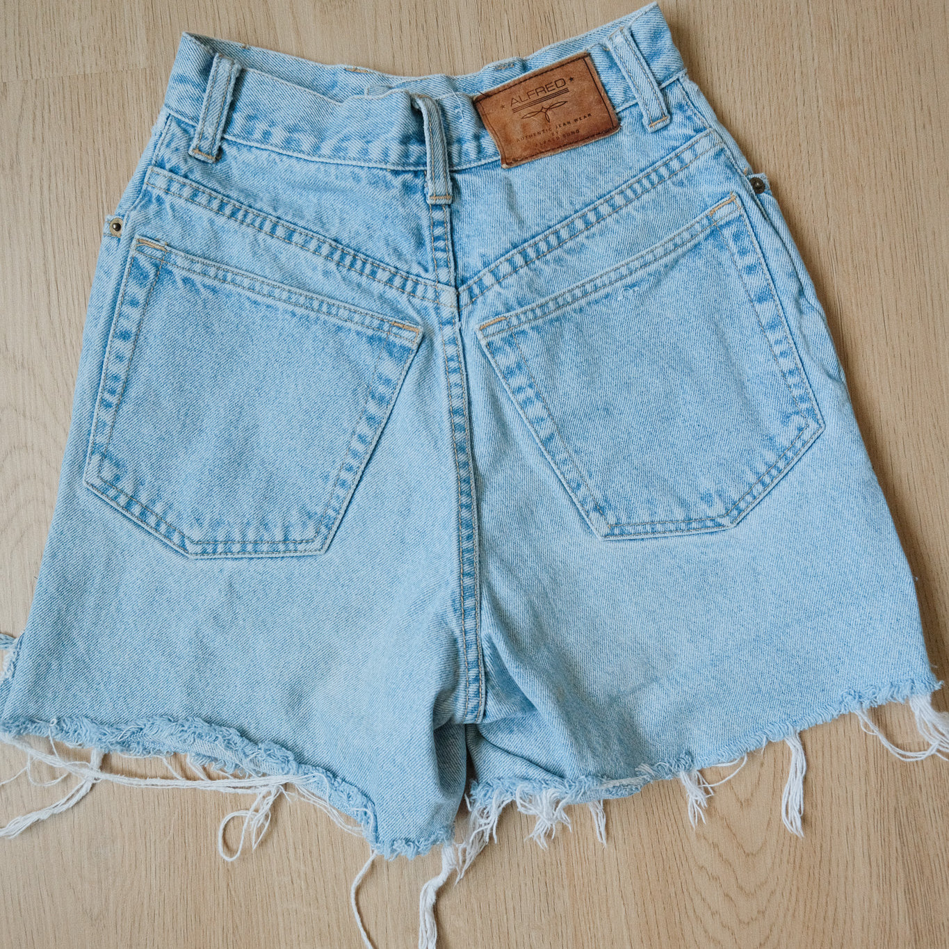 Vintage x Denim Cut Off Shorts (00)