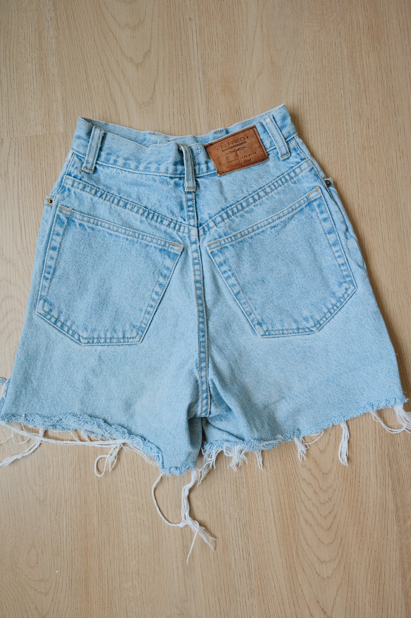 Vintage x Denim Cut Off Shorts (00)