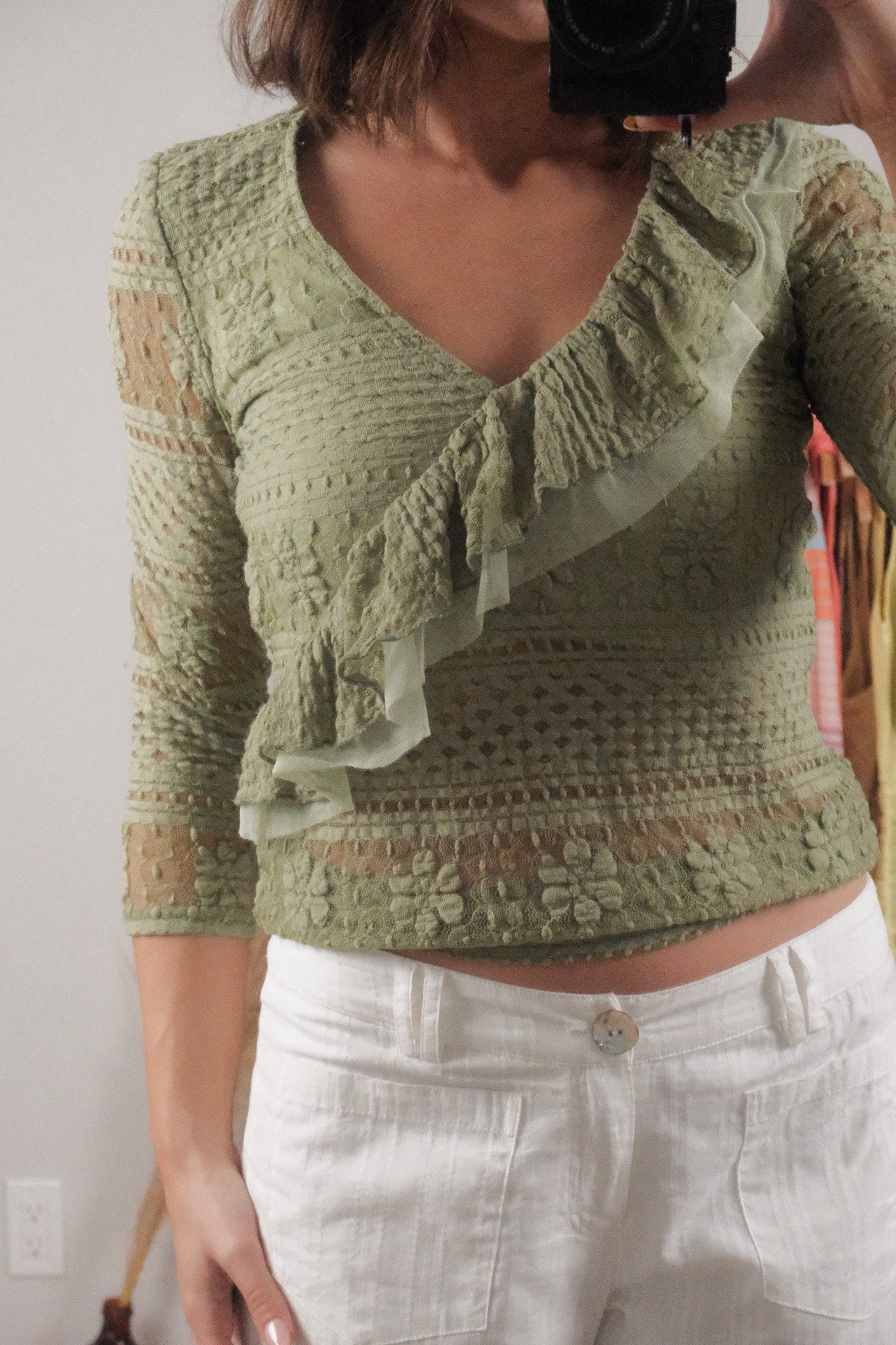 Made in Canada x Vintage x Lace Ruffle Blouse (S)