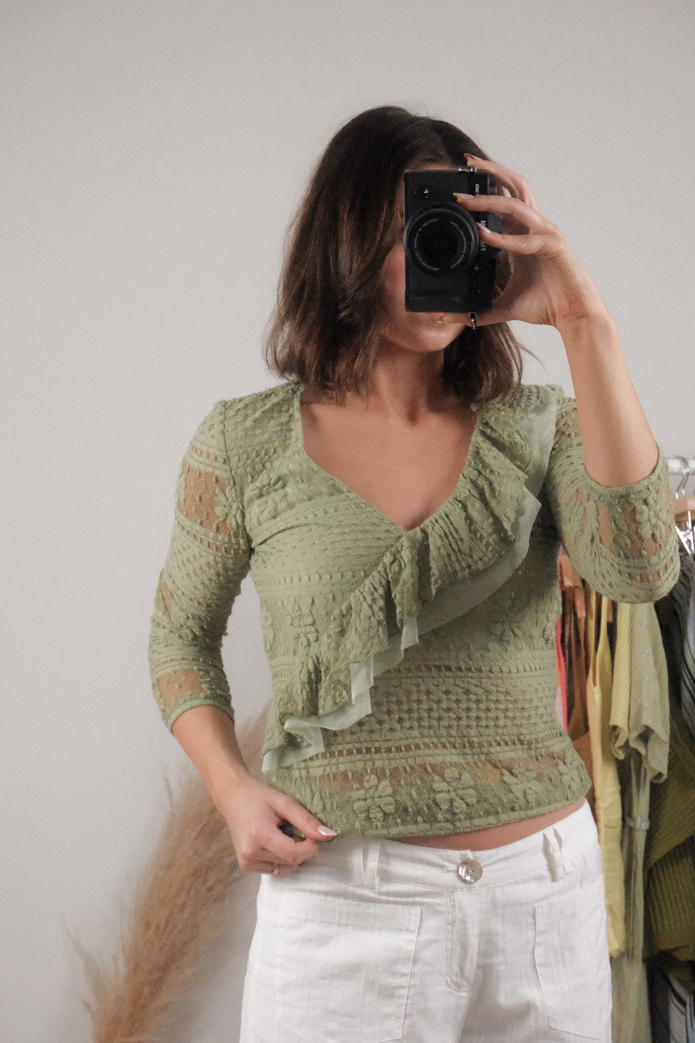 Made in Canada x Vintage x Lace Ruffle Blouse (S)