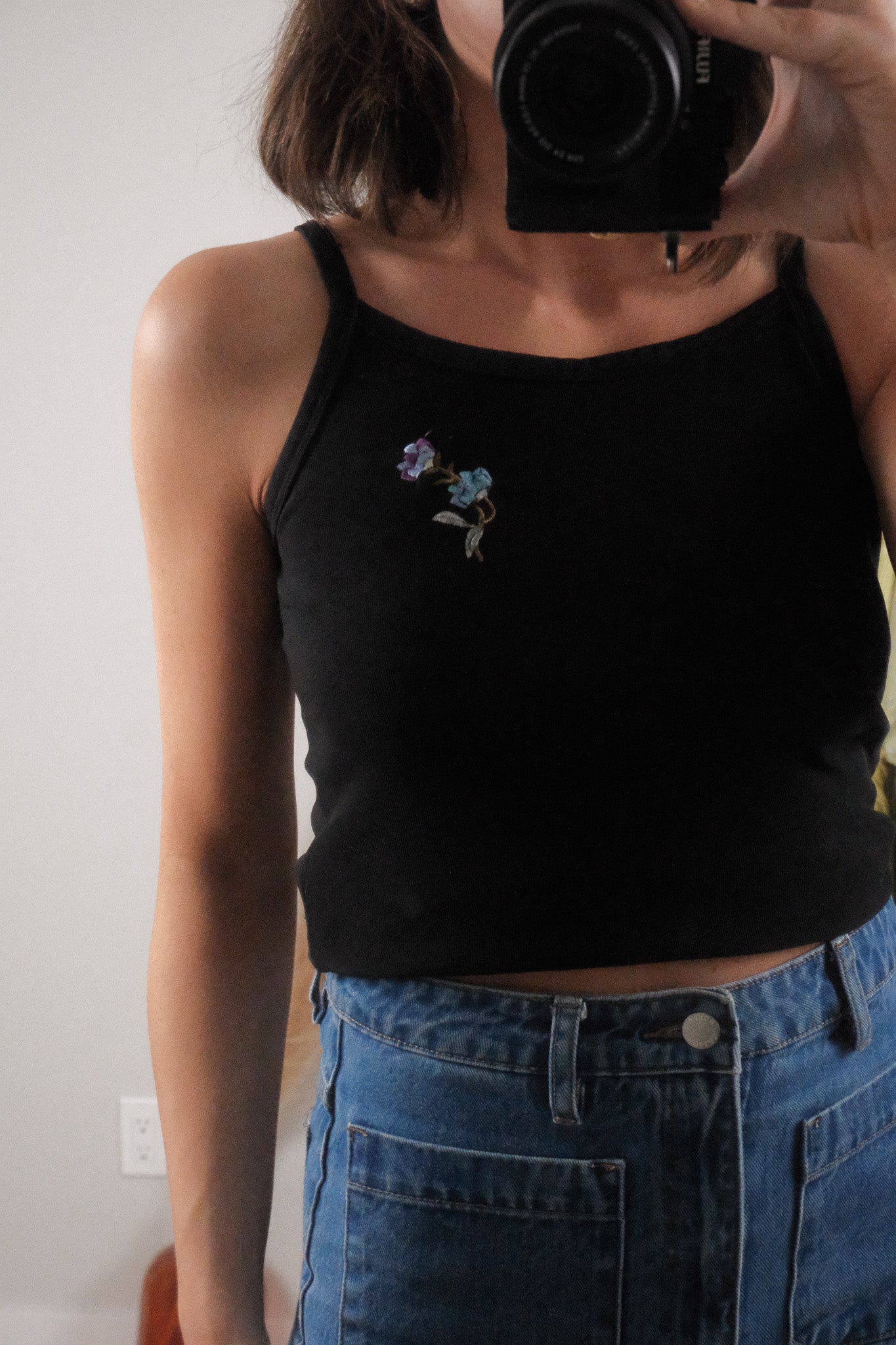 Made in Canada x Vintage x Embroidered Tank (XS)