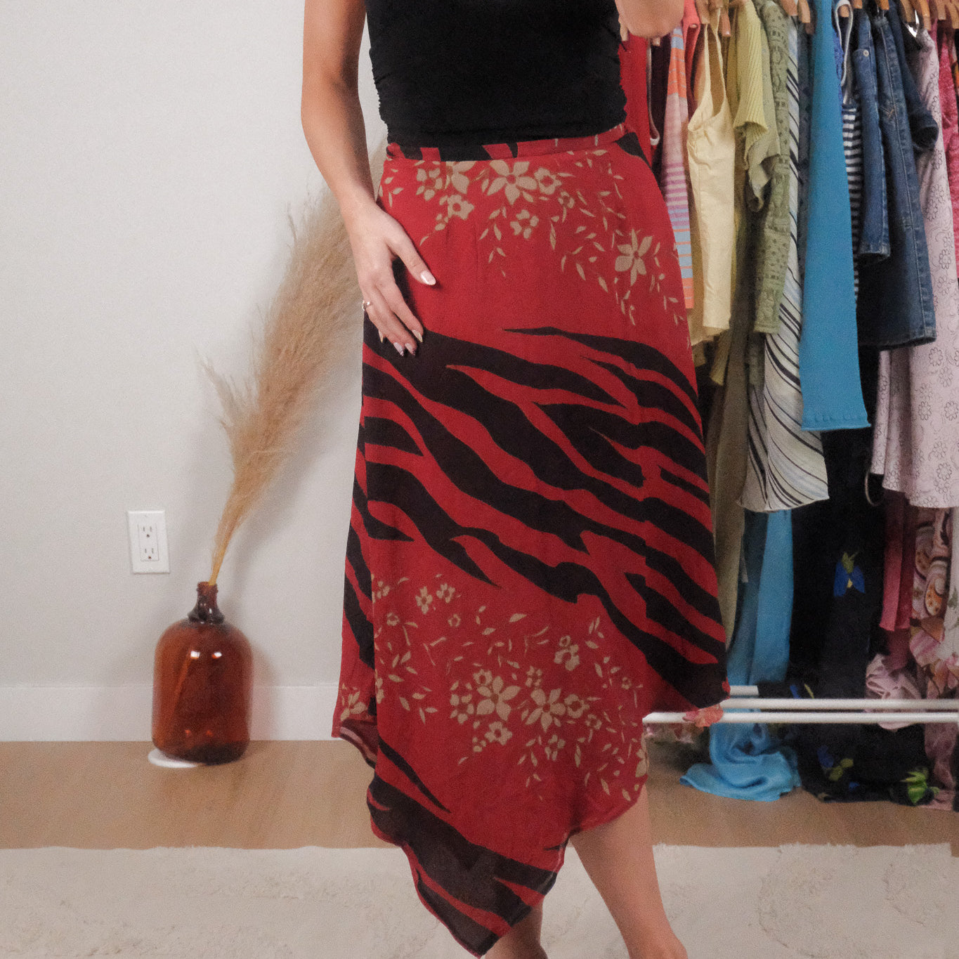 Vintage x Silk Asymmetrical Patterned Midi Skirt (2/4)