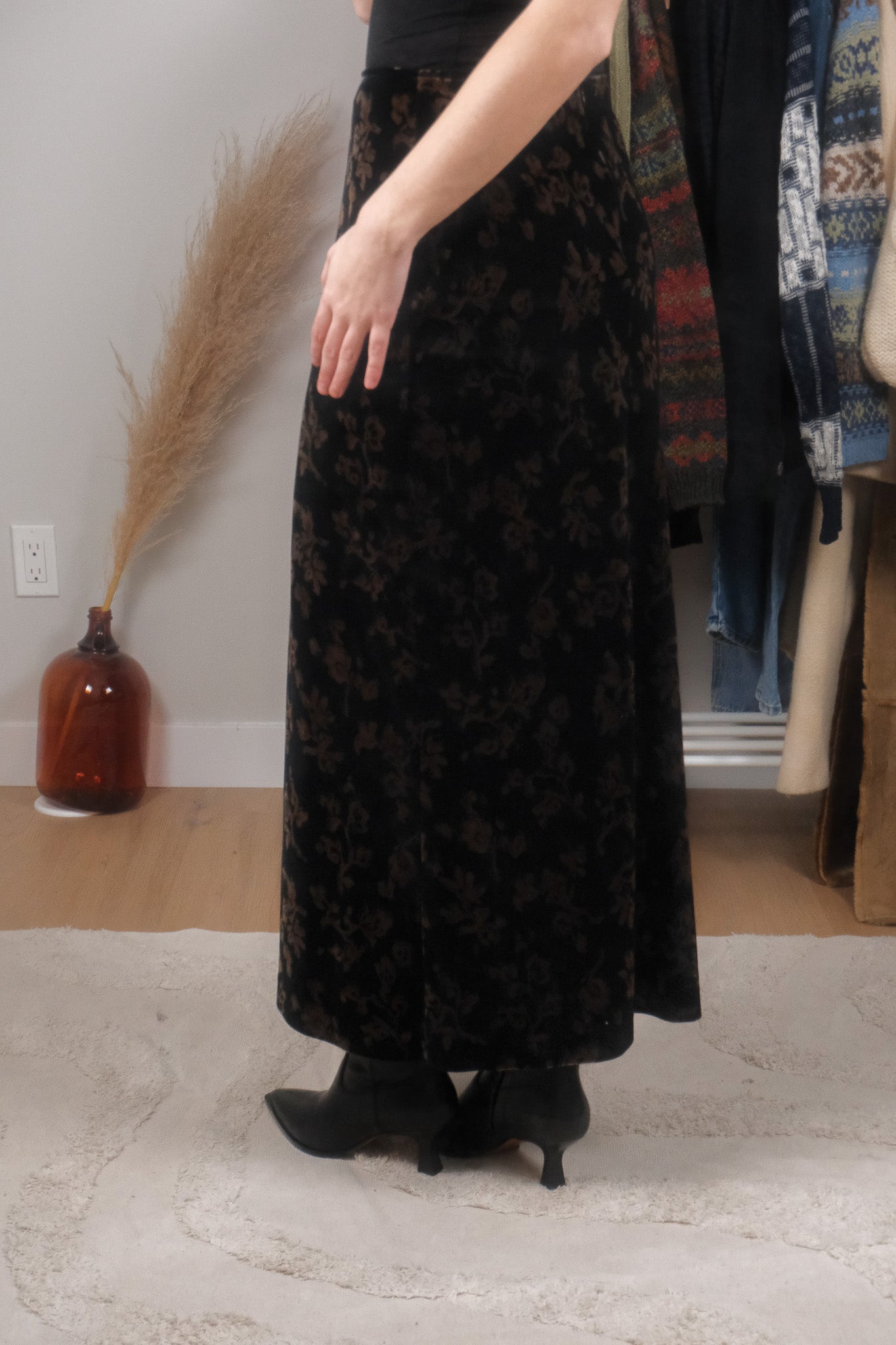 Made in Canada x Vintage x Velvet Patterned Maxi Skirt (8)
