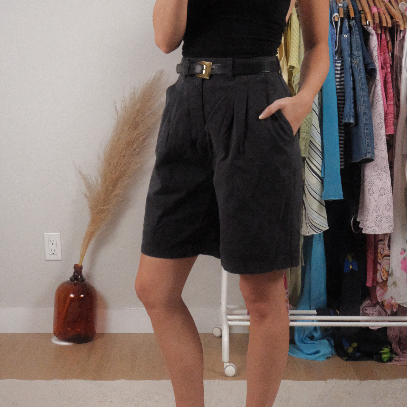 Made in Canada x Vintage x Cotton Bermuda Pleated Shorts (4/6)
