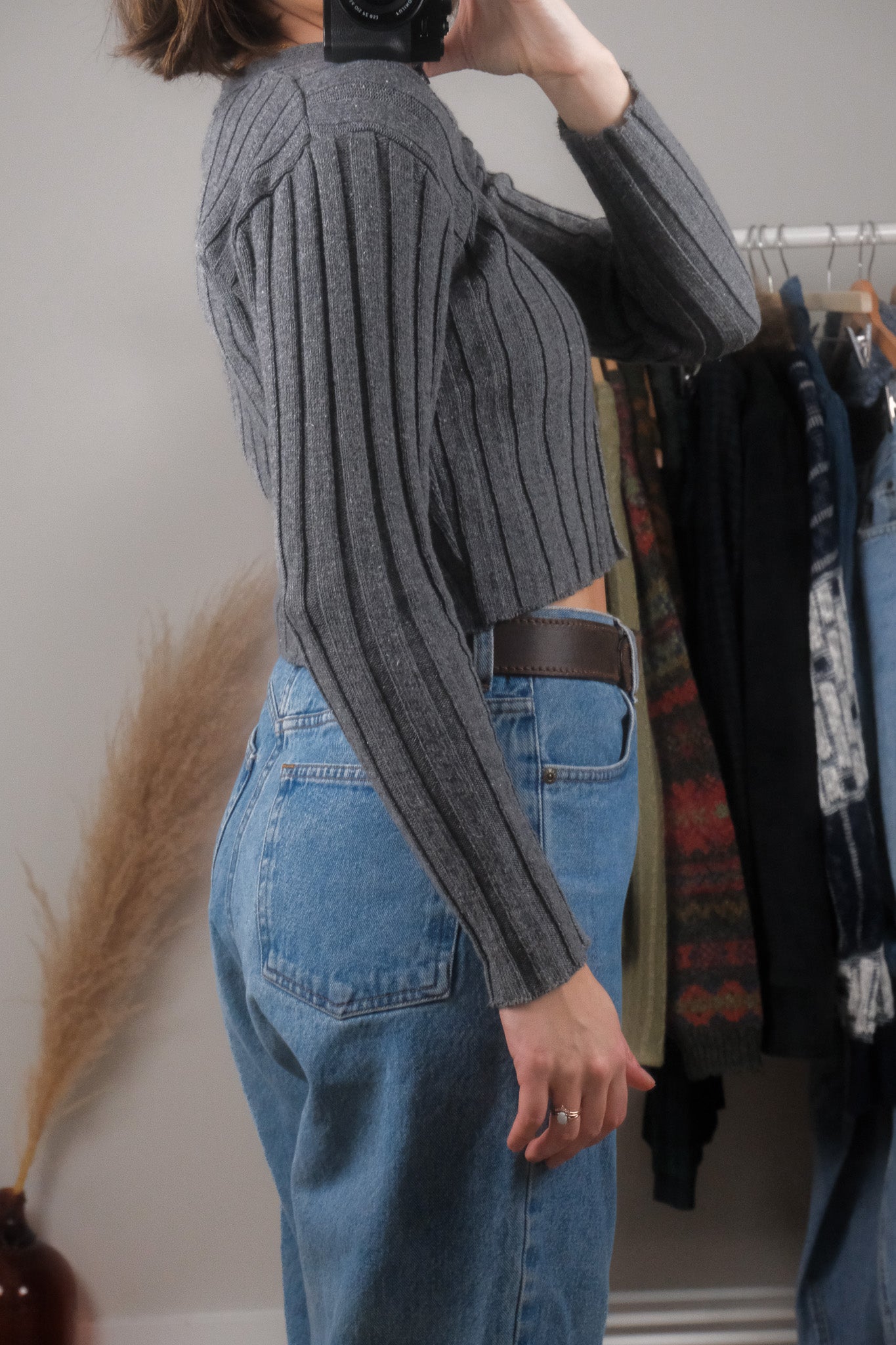 Made in Canada x Vintage x Cropped Ribbed Cardigan (XS/S)