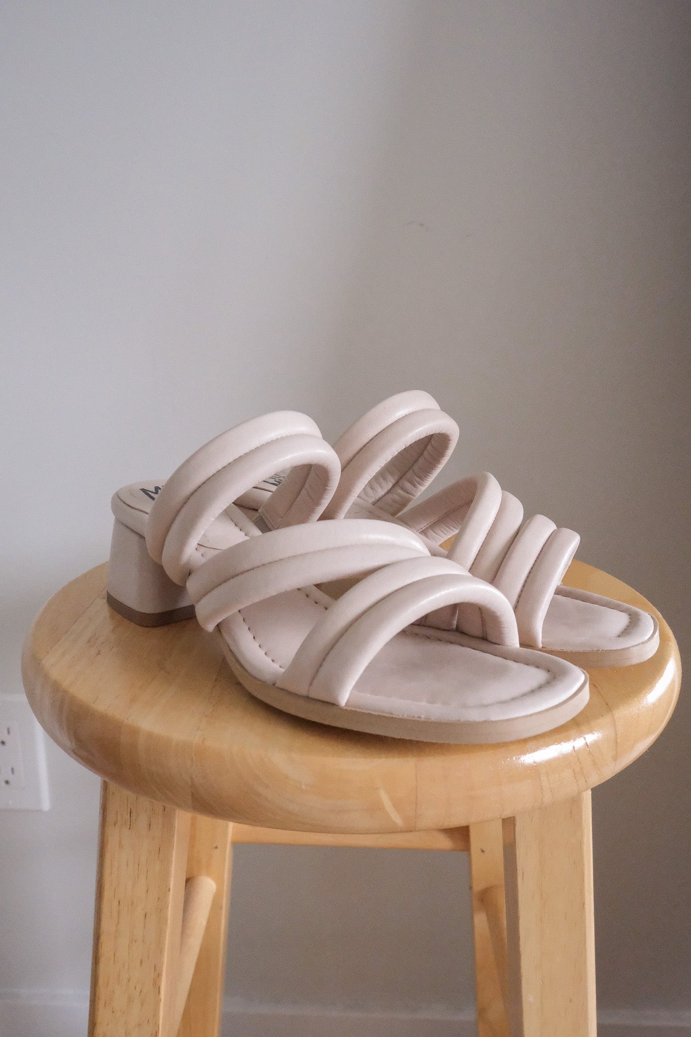 Modern x Leather Heels (5.5/6)
