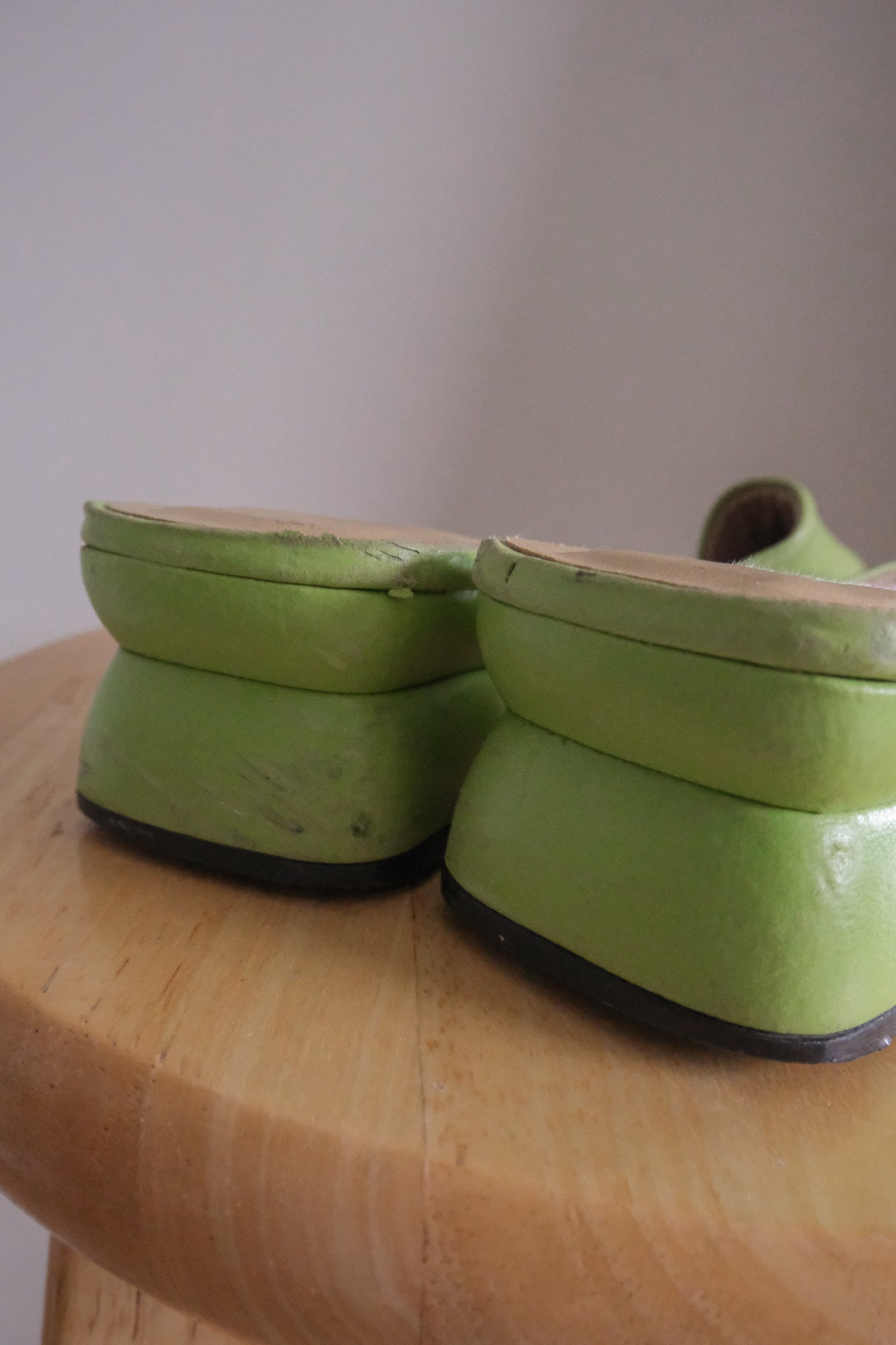 Vintage x Leather x Mules (7.5/8)