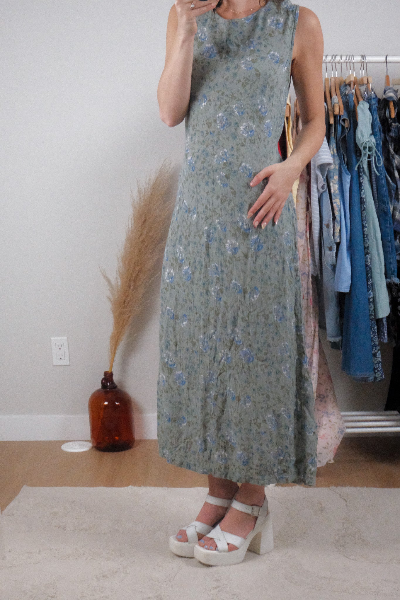 Made in Canada x Vintage x Floral Crinkle Maxi Dress (10/12)