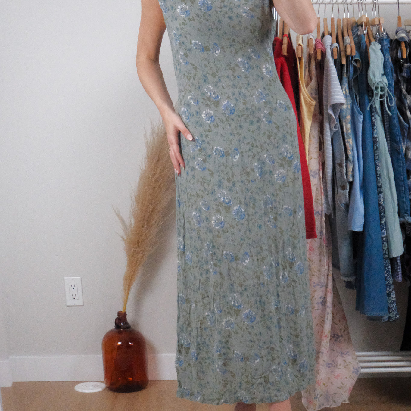 Made in Canada x Vintage x Floral Crinkle Maxi Dress (10/12)