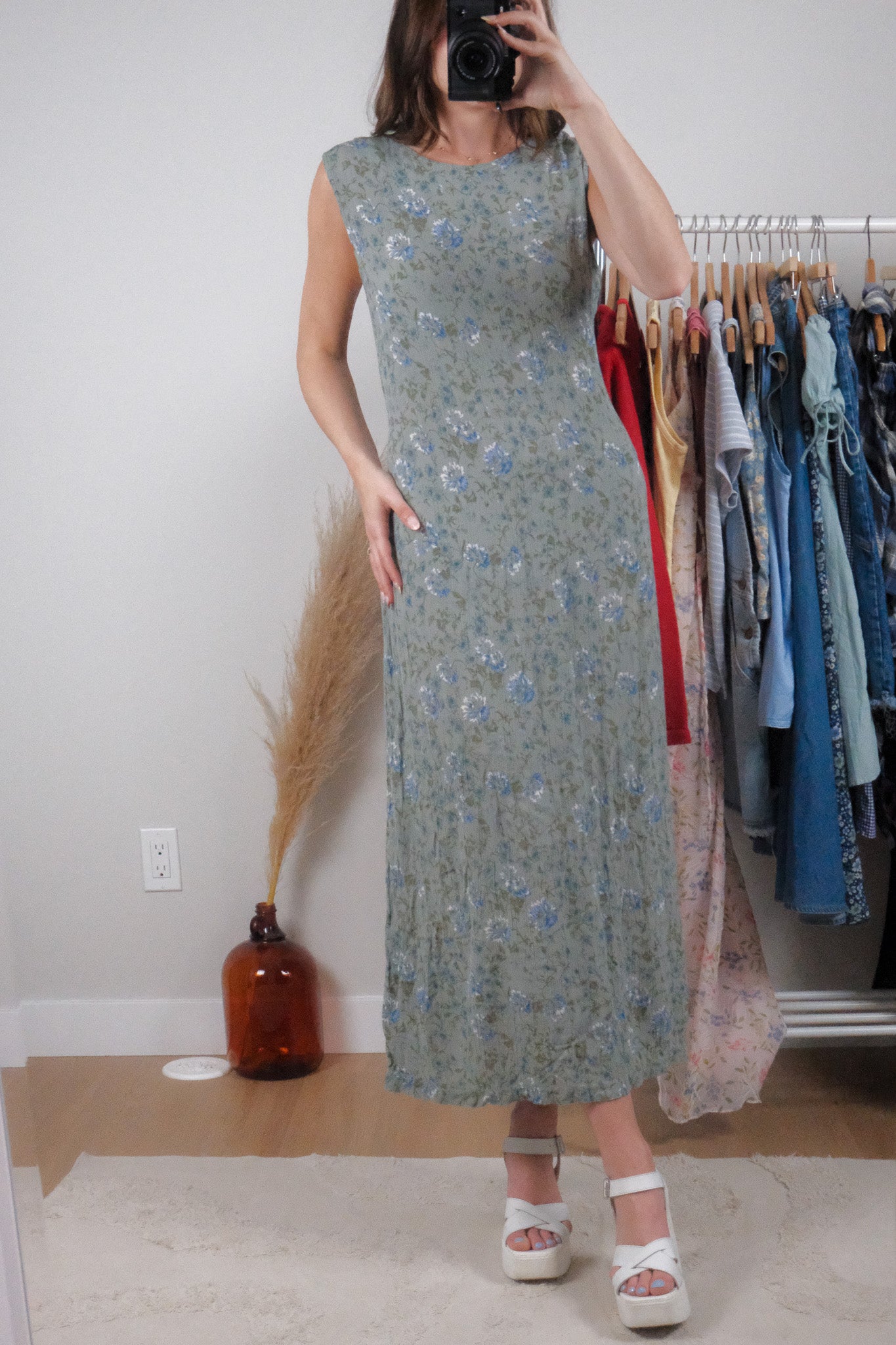 Made in Canada x Vintage x Floral Crinkle Maxi Dress (10/12)