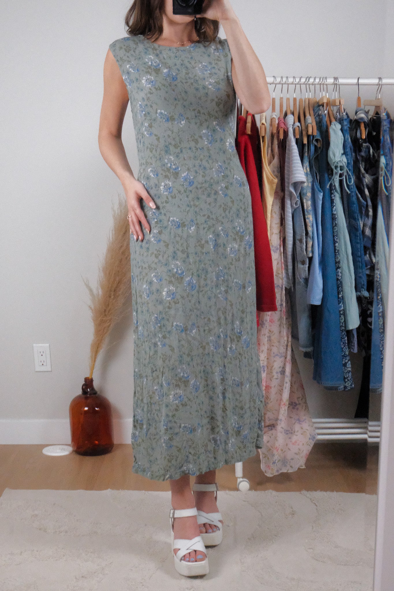 Made in Canada x Vintage x Floral Crinkle Maxi Dress (10/12)