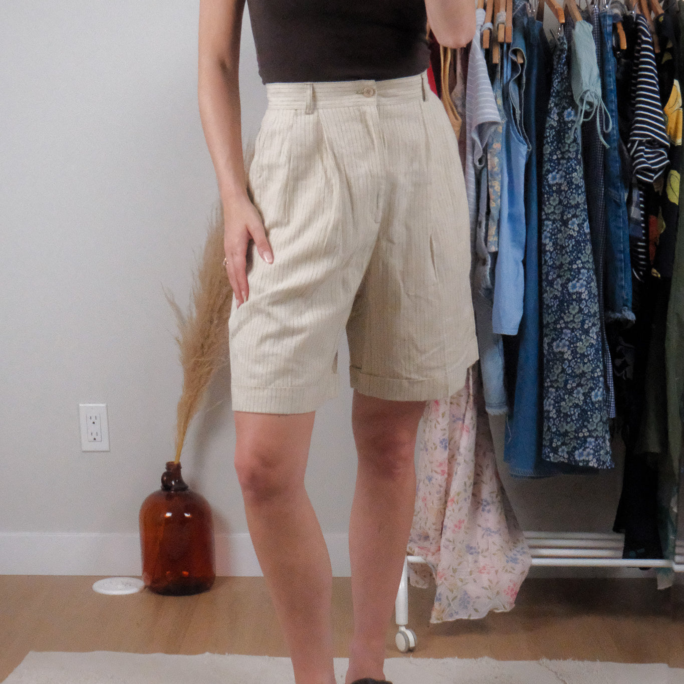 Made in Bulgaria x Vintage x Linen Blend Pinstrip Shorts (2/4)
