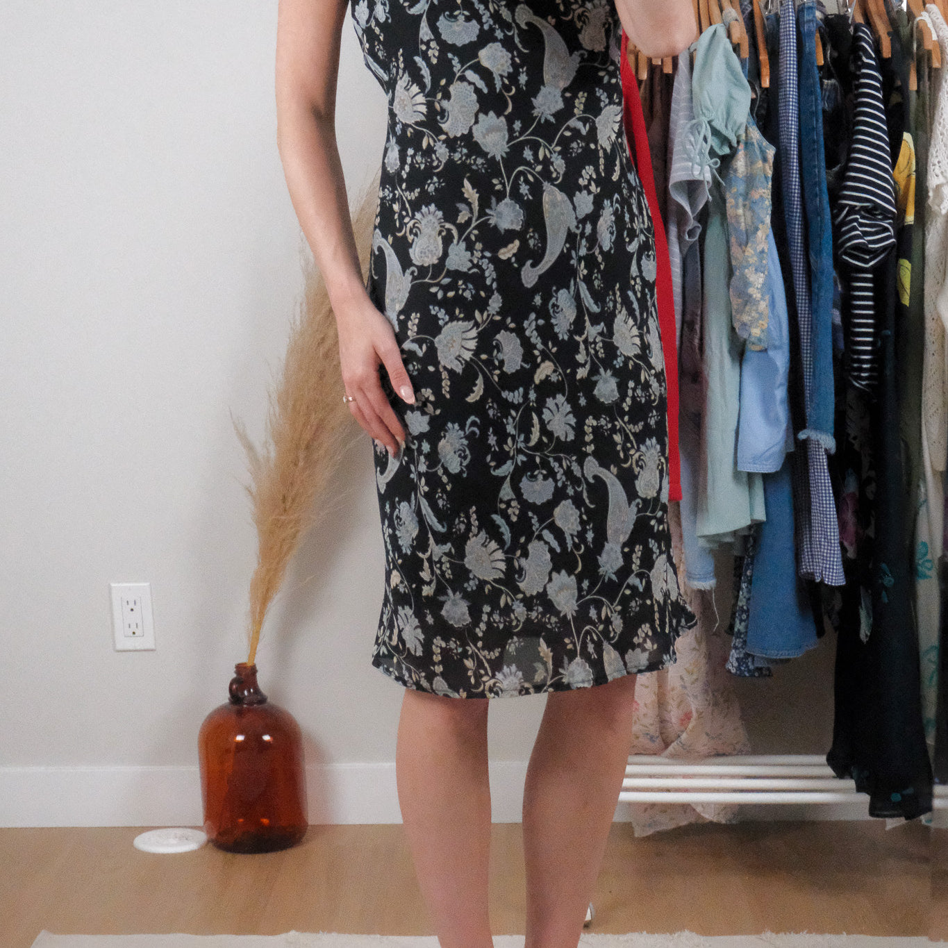 Made in Canada x Vintage x Paisley Keyhole Midi Dress (XS/S)