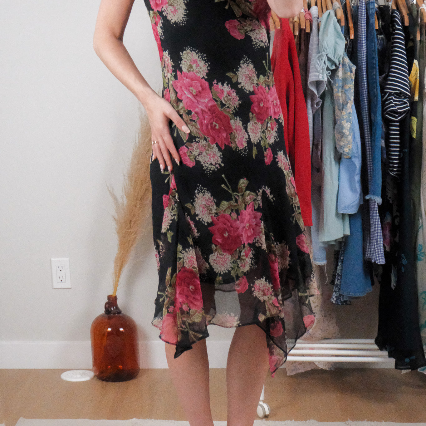 Vintage x Floral Asymmetrical Midi Dress (M)