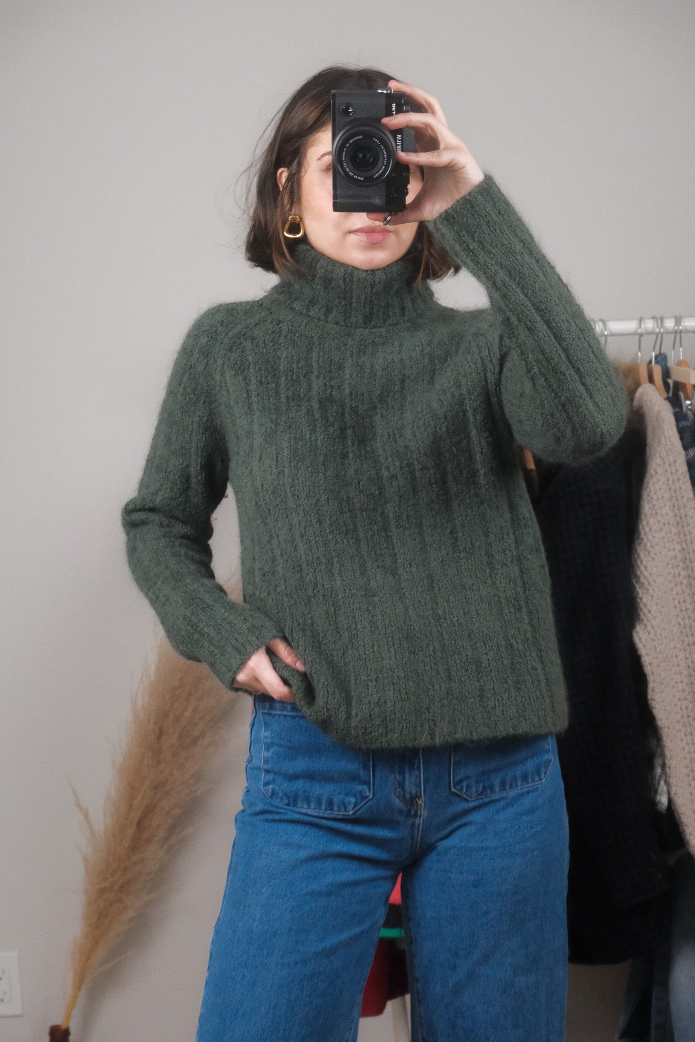 Vintage x Wool Blend Turtleneck (S/M)