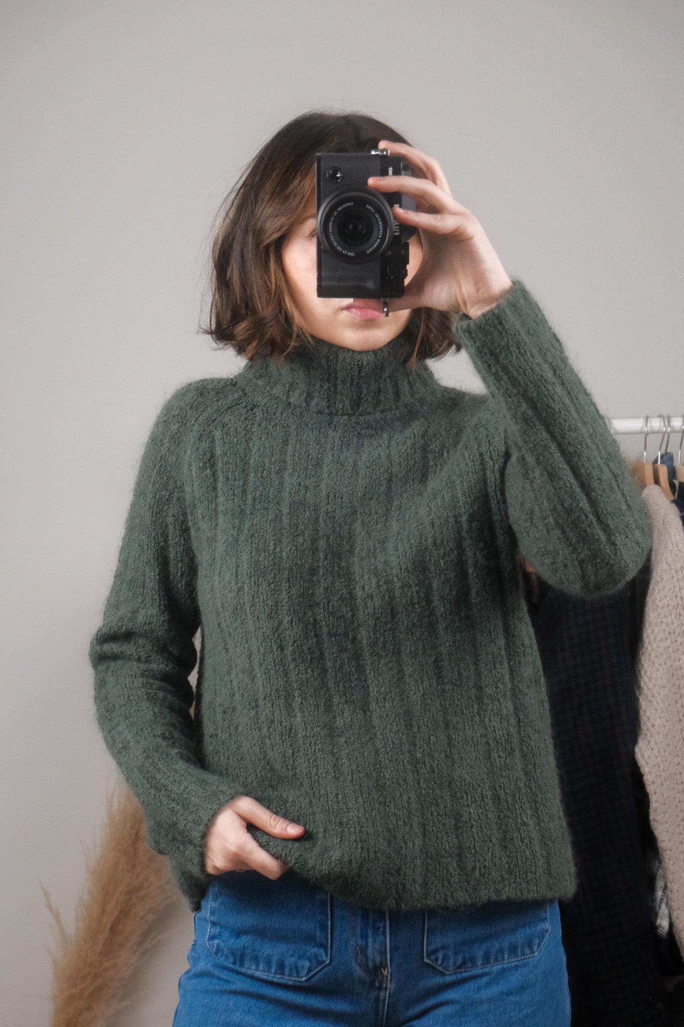 Vintage x Wool Blend Turtleneck (S/M)