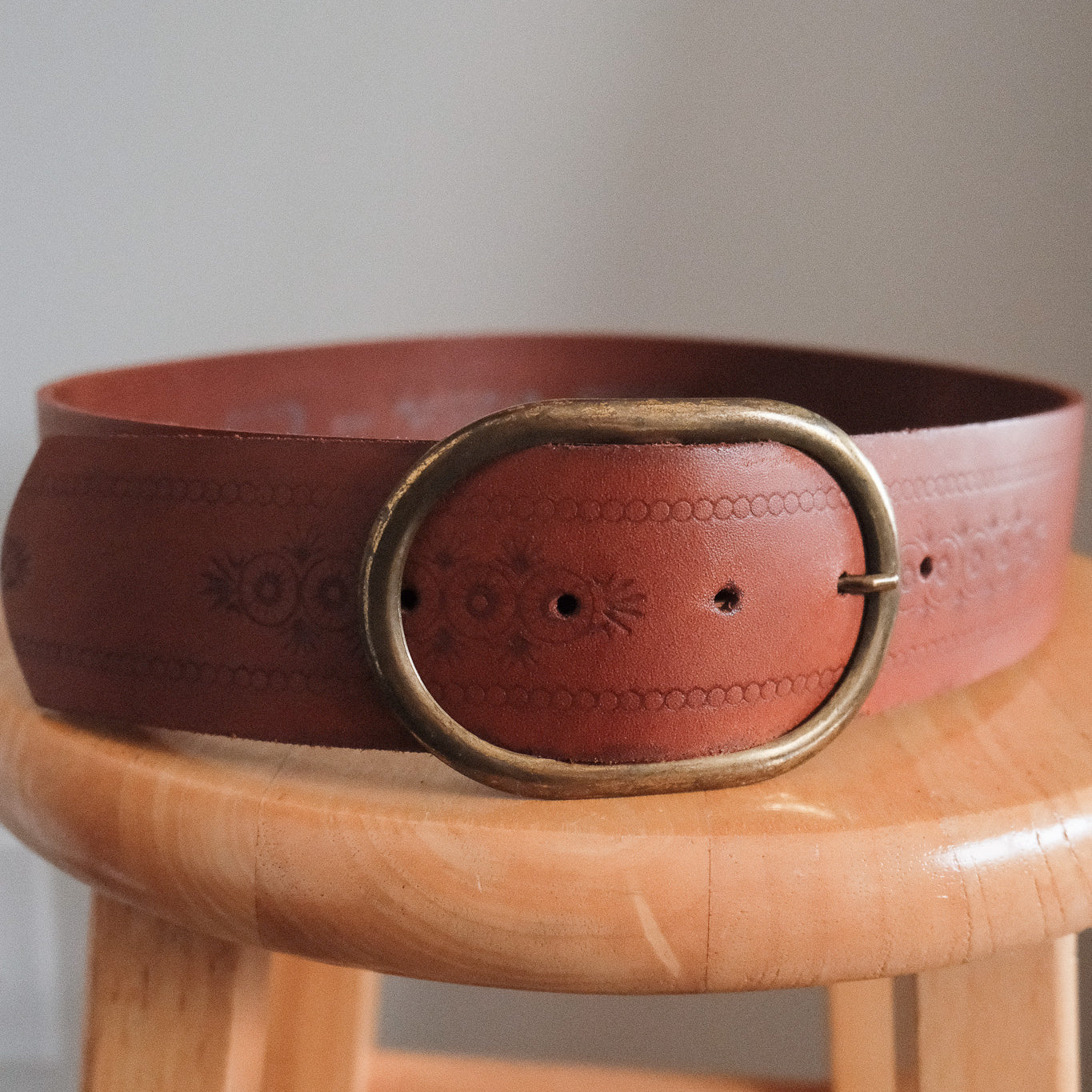 Made in Canada x Vintage x Leather Embossed Belt (S)