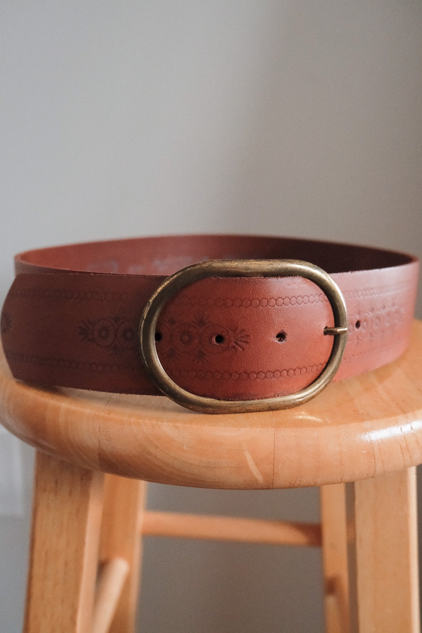 Made in Canada x Vintage x Leather Embossed Belt (S)