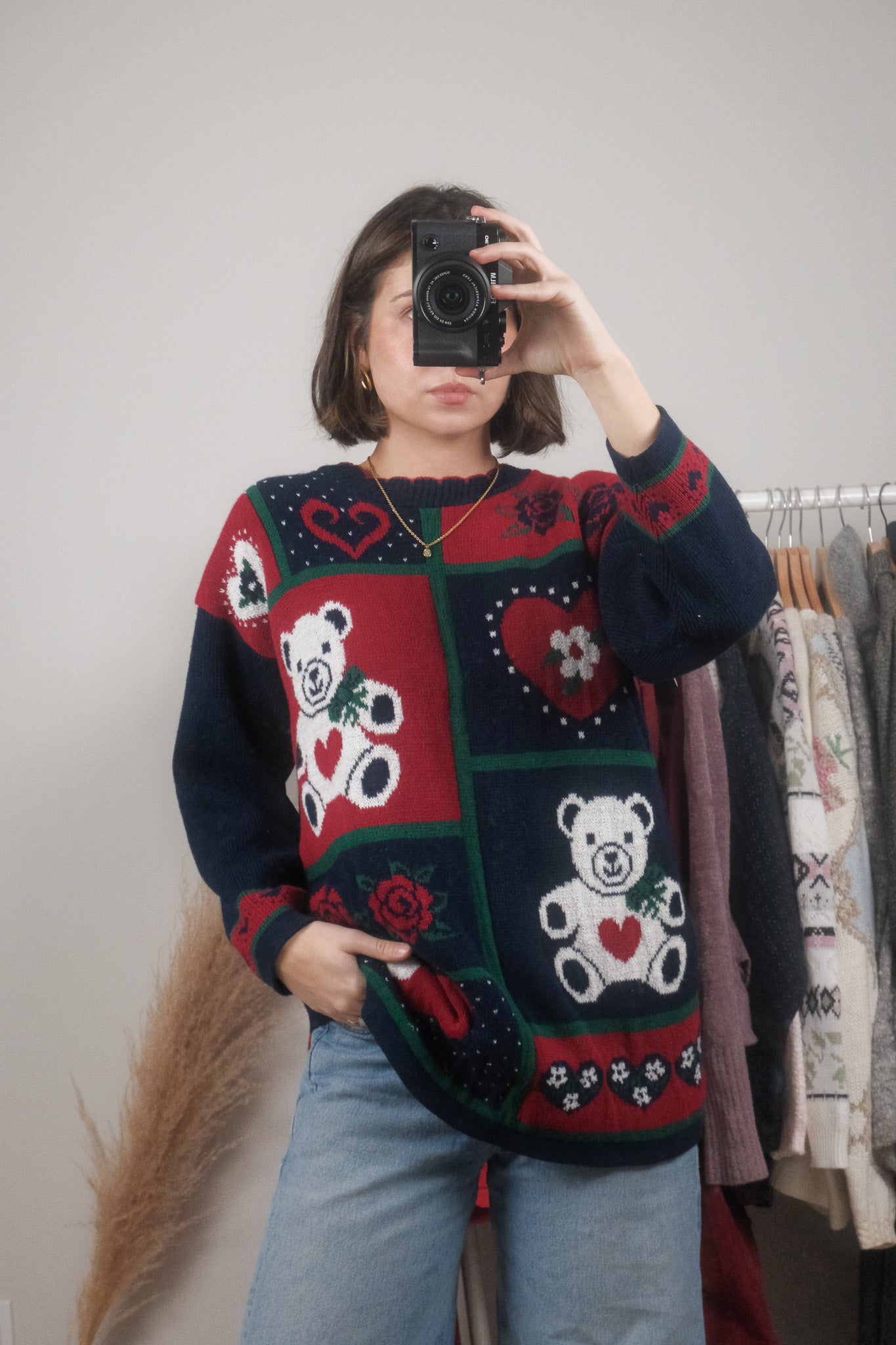 Vintage x Bear/Heart/Flower Patterned Sweater (S)