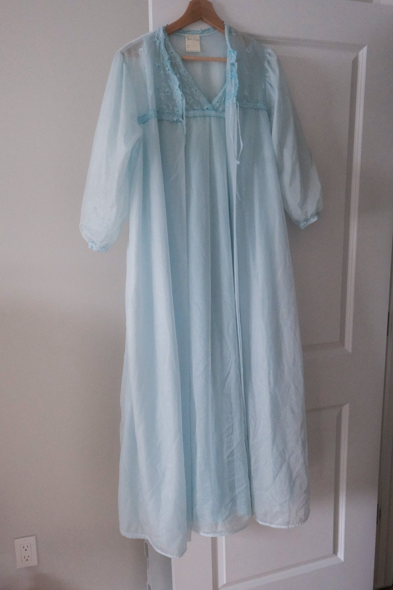 Made in Canada x Vintage x Robe + Slip Set (S/M)