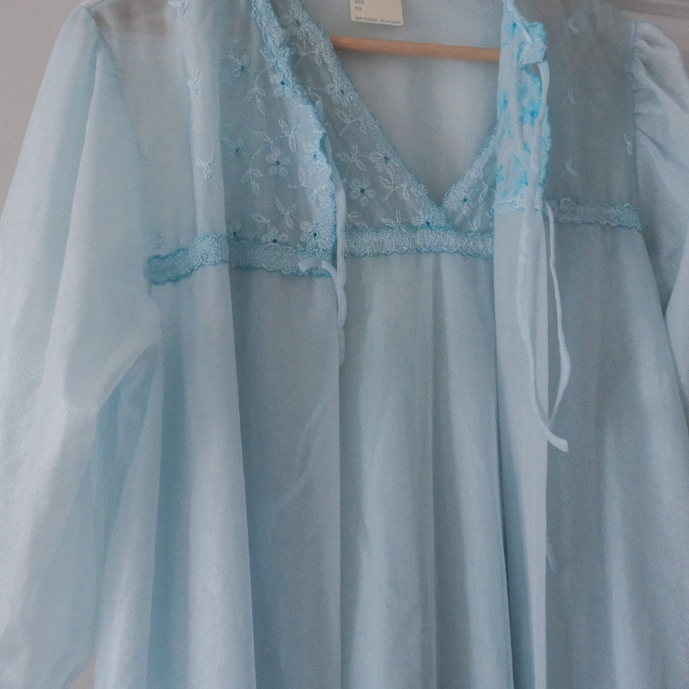 Made in Canada x Vintage x Robe + Slip Set (S/M)