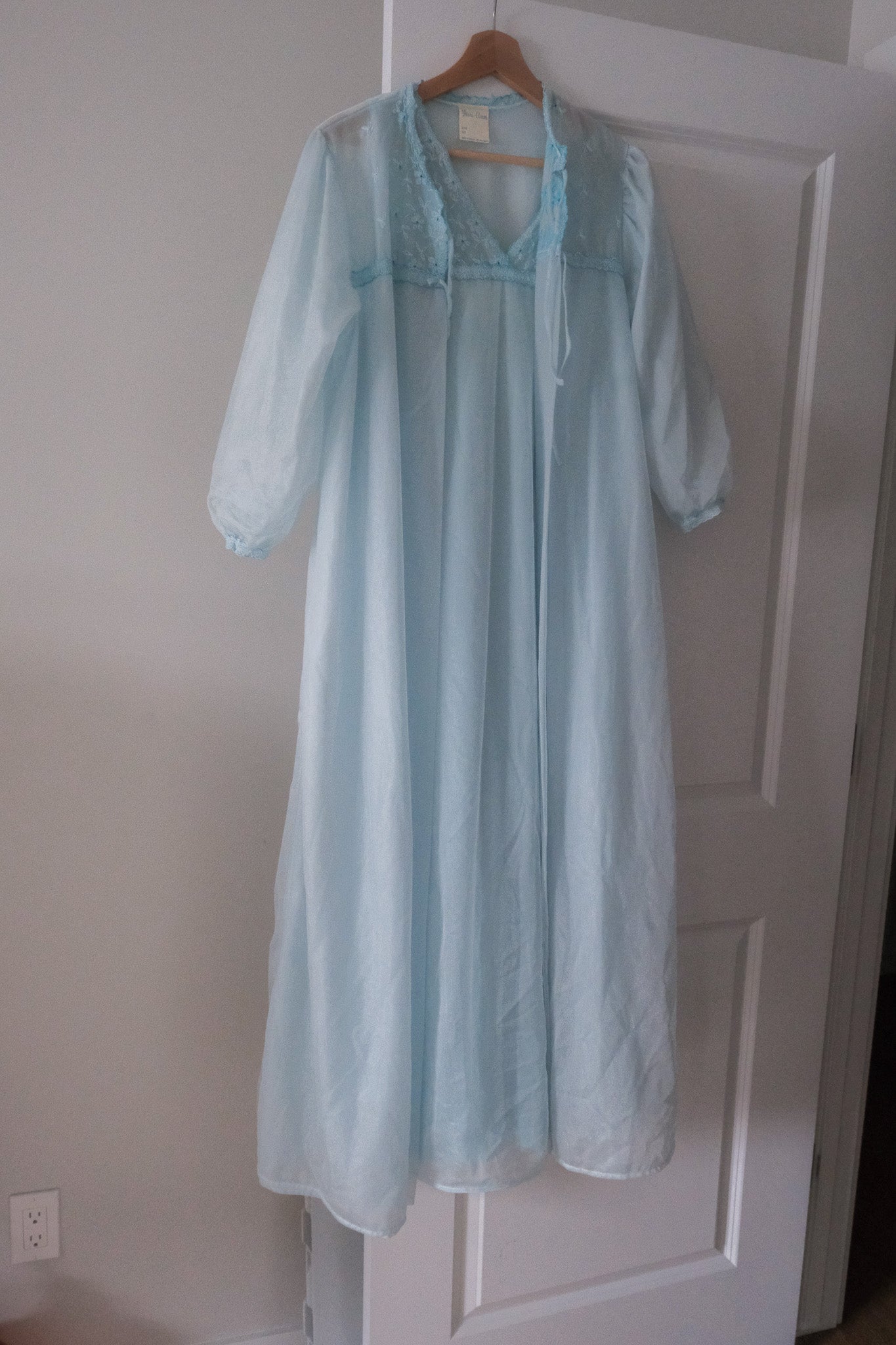 Made in Canada x Vintage x Robe + Slip Set (S/M)