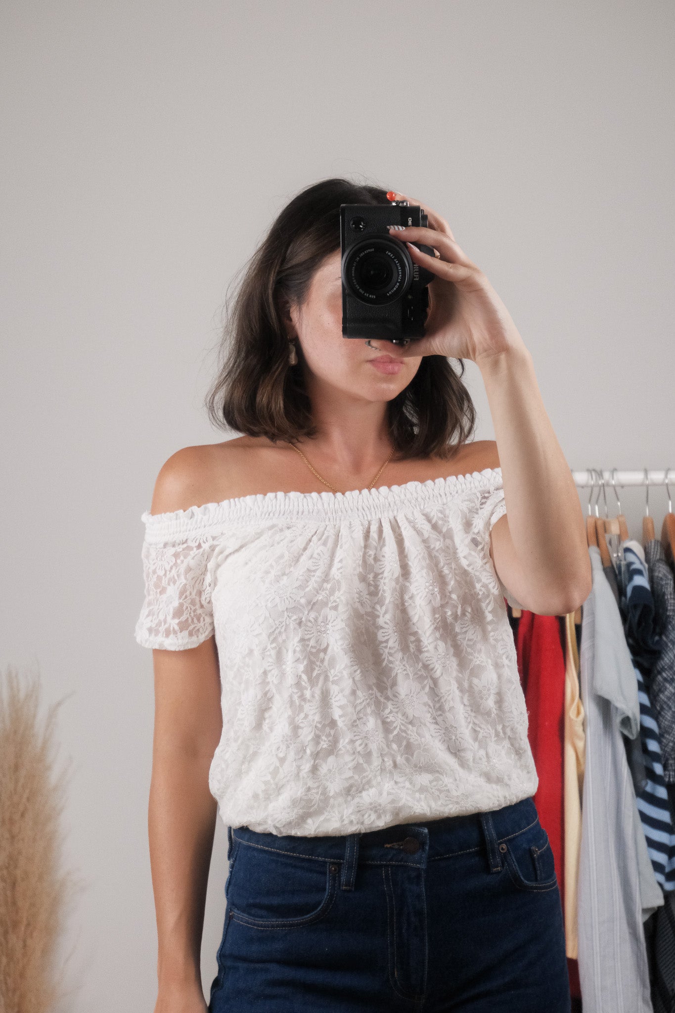 Vintage x Lace Off The Shoulder Top (S/M)