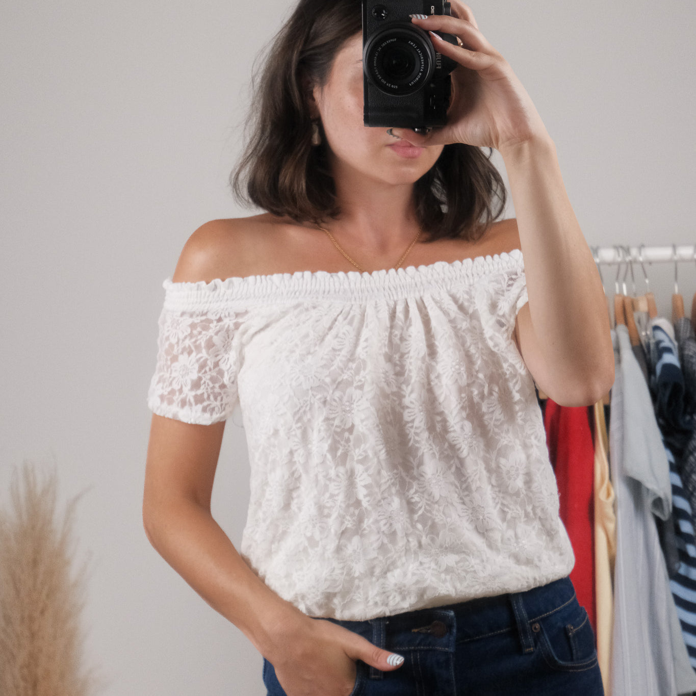 Vintage x Lace Off The Shoulder Top (S/M)