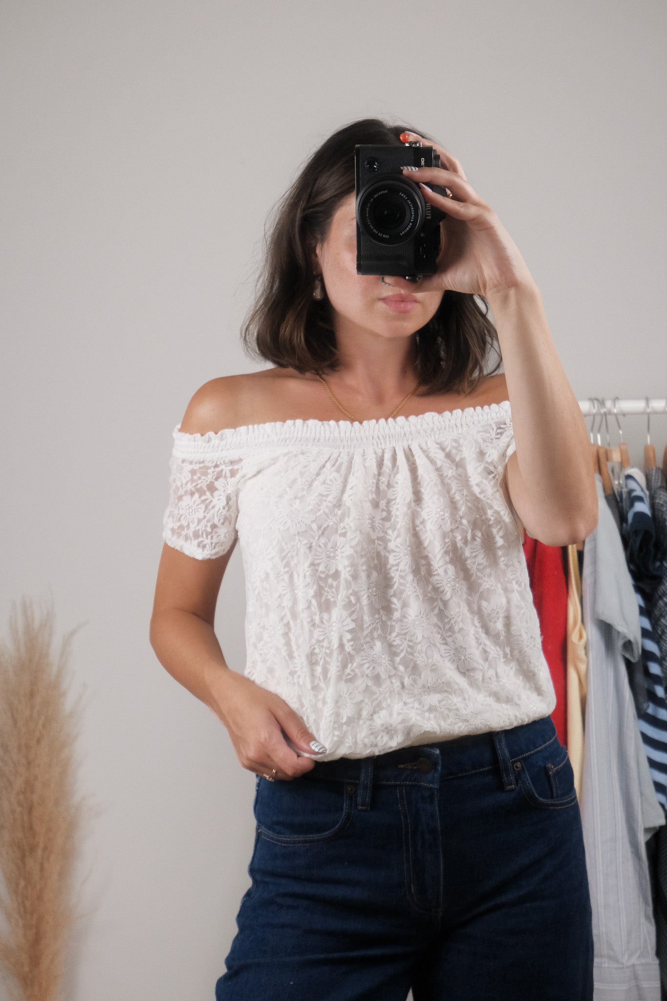 Vintage x Lace Off The Shoulder Top (S/M)