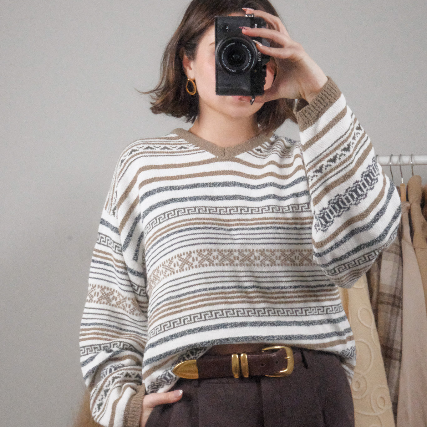 Made in Canada x Vintage x Patterned V-Neck Sweater (M)