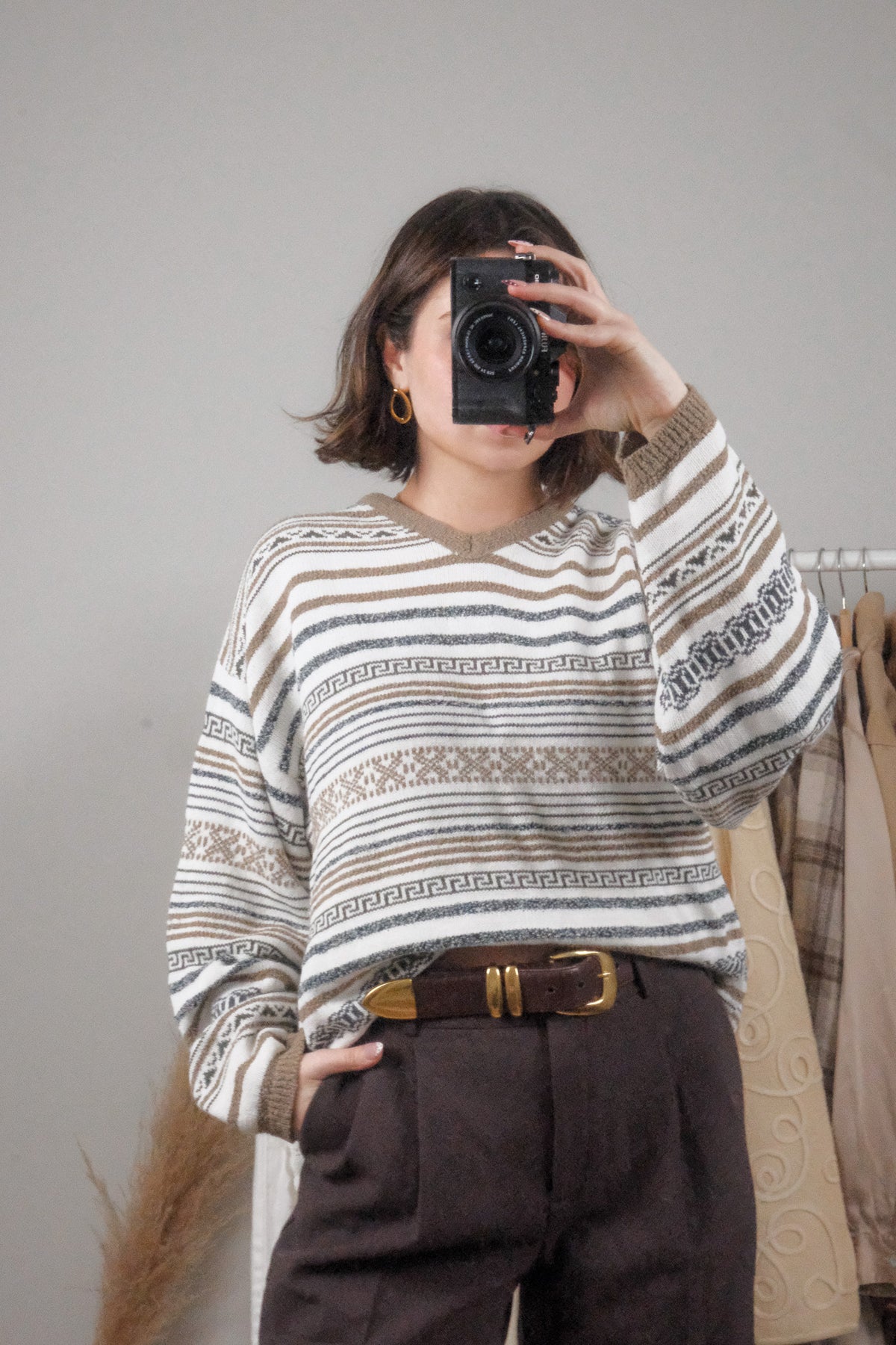 Made in Canada x Vintage x Patterned V-Neck Sweater (M)