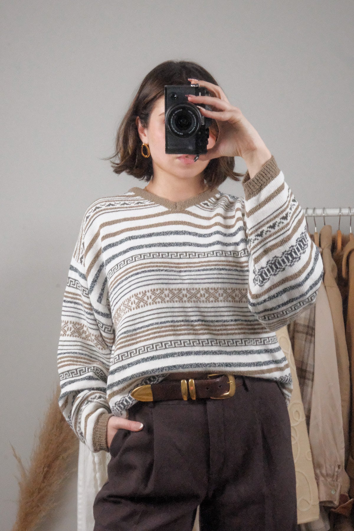 Made in Canada x Vintage x Patterned V-Neck Sweater (M)