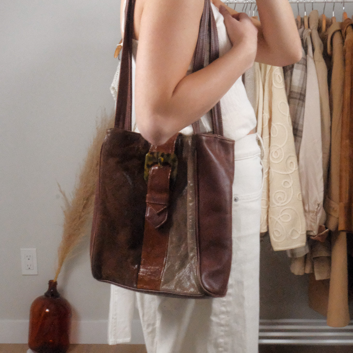 Vintage x Leather x Buckle Purse