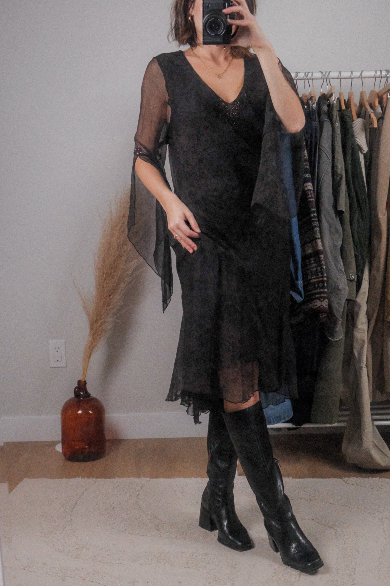 Vintage x 100% Silk Sequence Midi Dress (6)