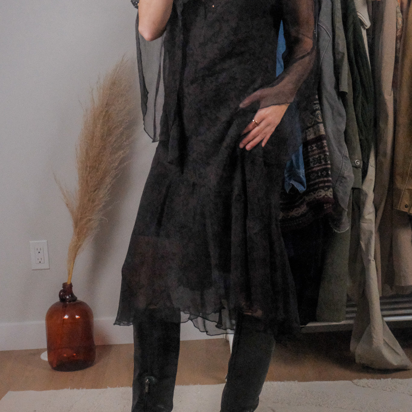 Vintage x 100% Silk Sequence Midi Dress (6)