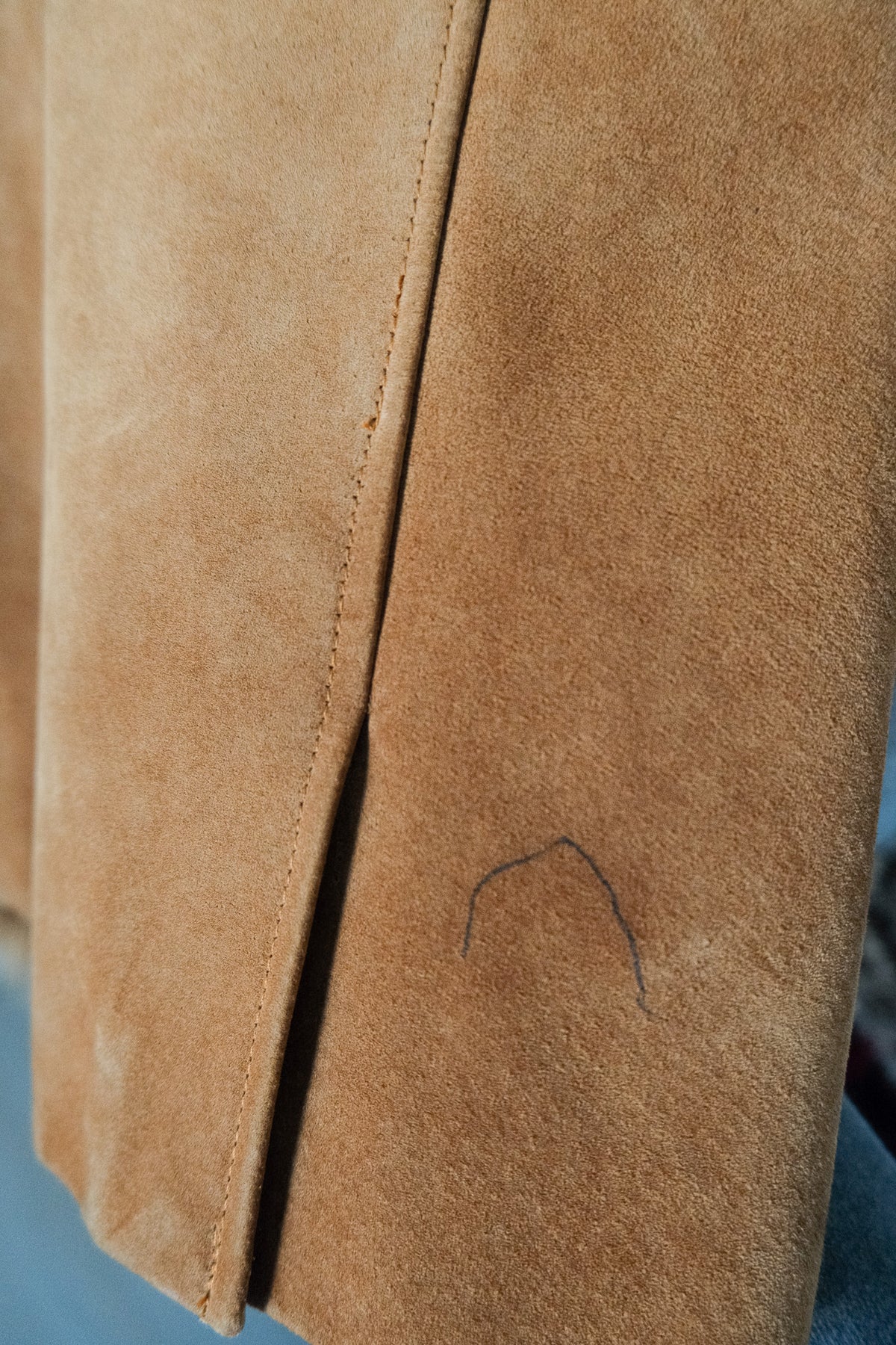 Vintage x Holt Renefrew Suede Blazer (6/8)