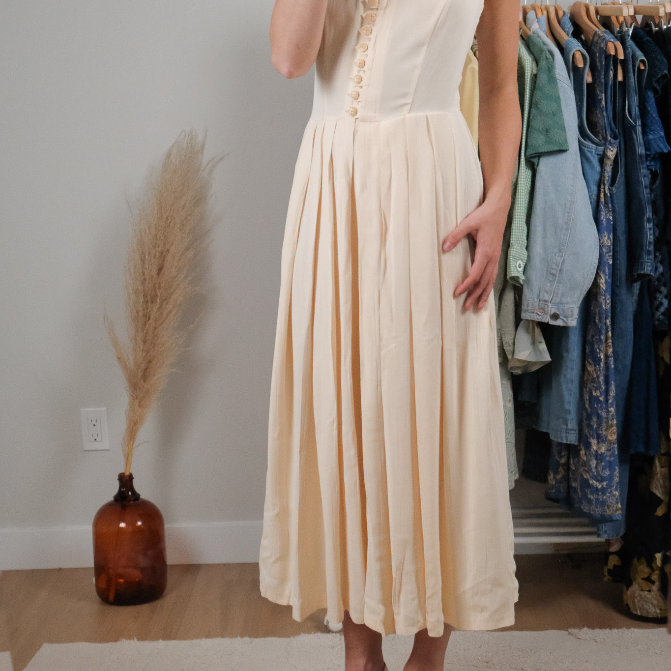 Made in Canada x Vintage x Butter Yelllow Pleated Dress (8)